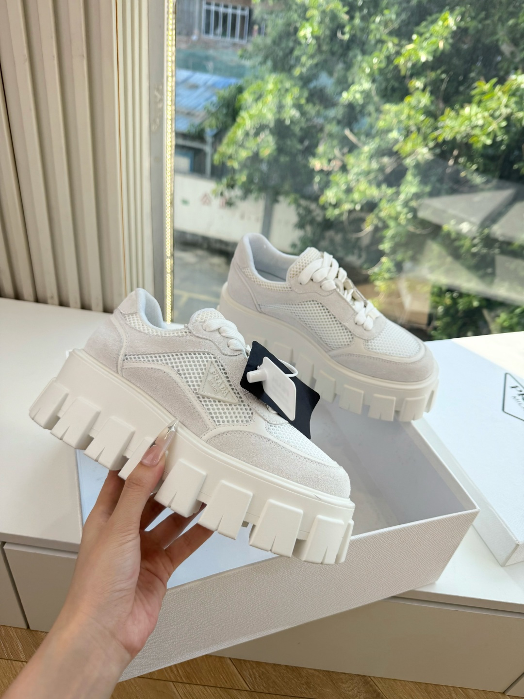 프라다(PRADA) 스웨이드 메쉬 독일군 스니커즈 신발