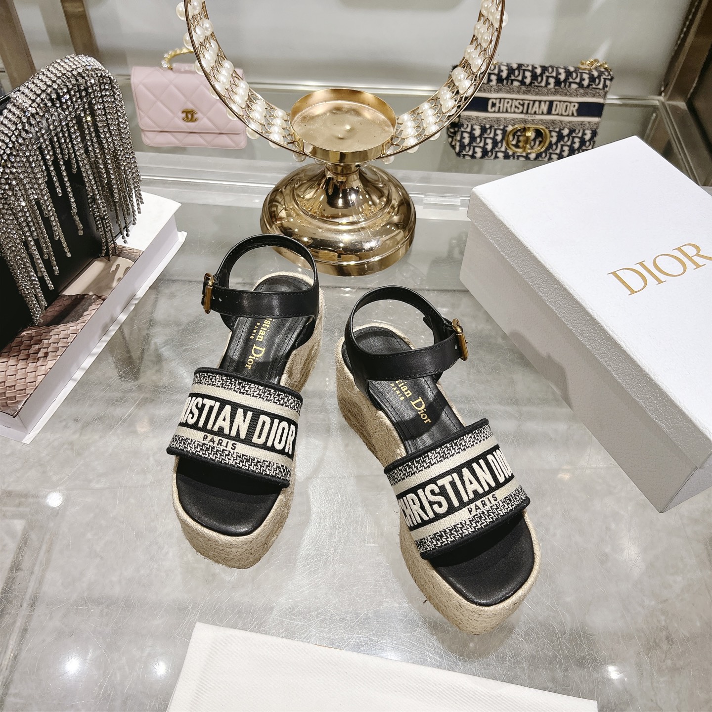 디올(DIOR) Dway 로고 밴드 앵클 스트랩 웨지 샌들 신발