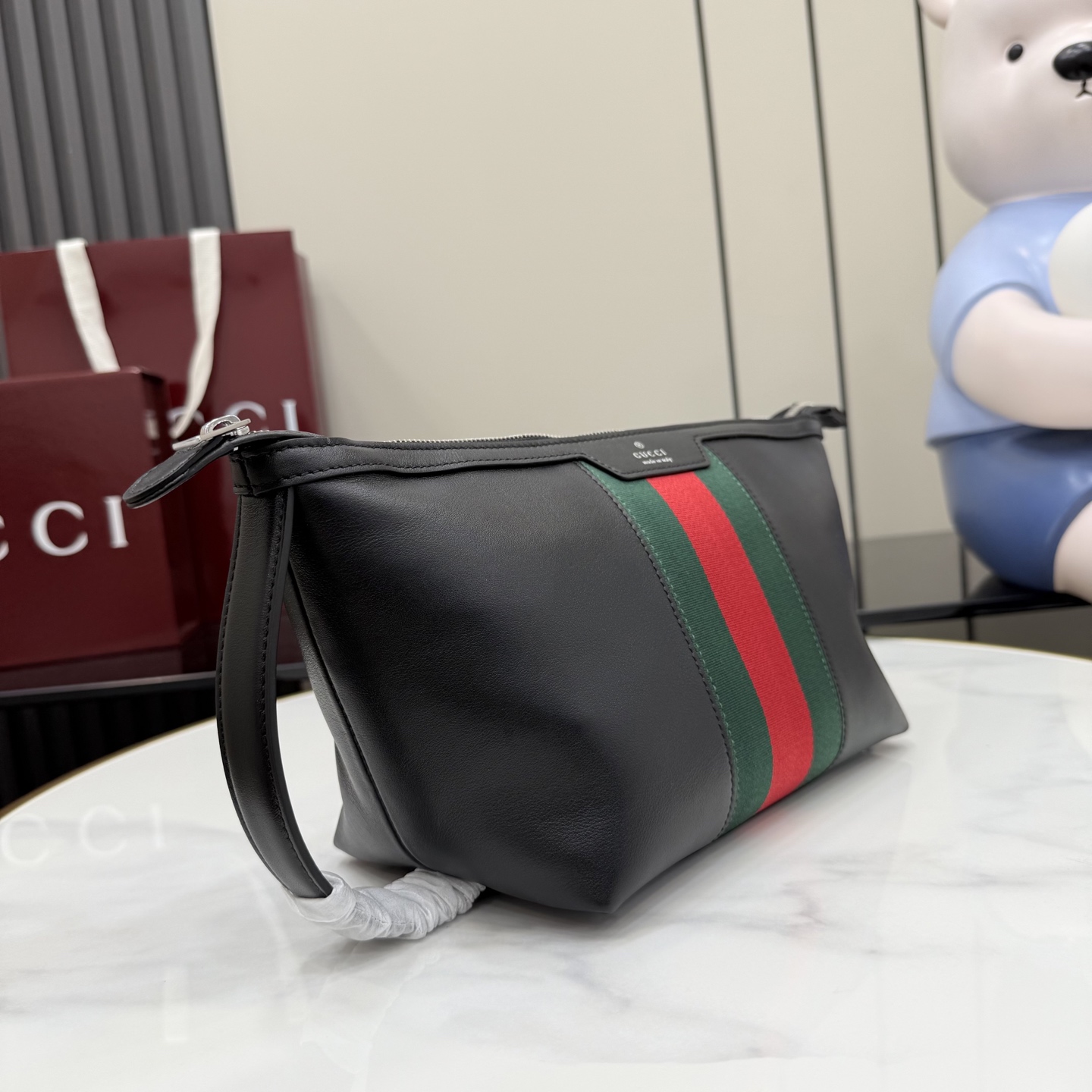 GUCCI 구찌 Generation 제너레이션 GG 소프트 레더 파우치 가방