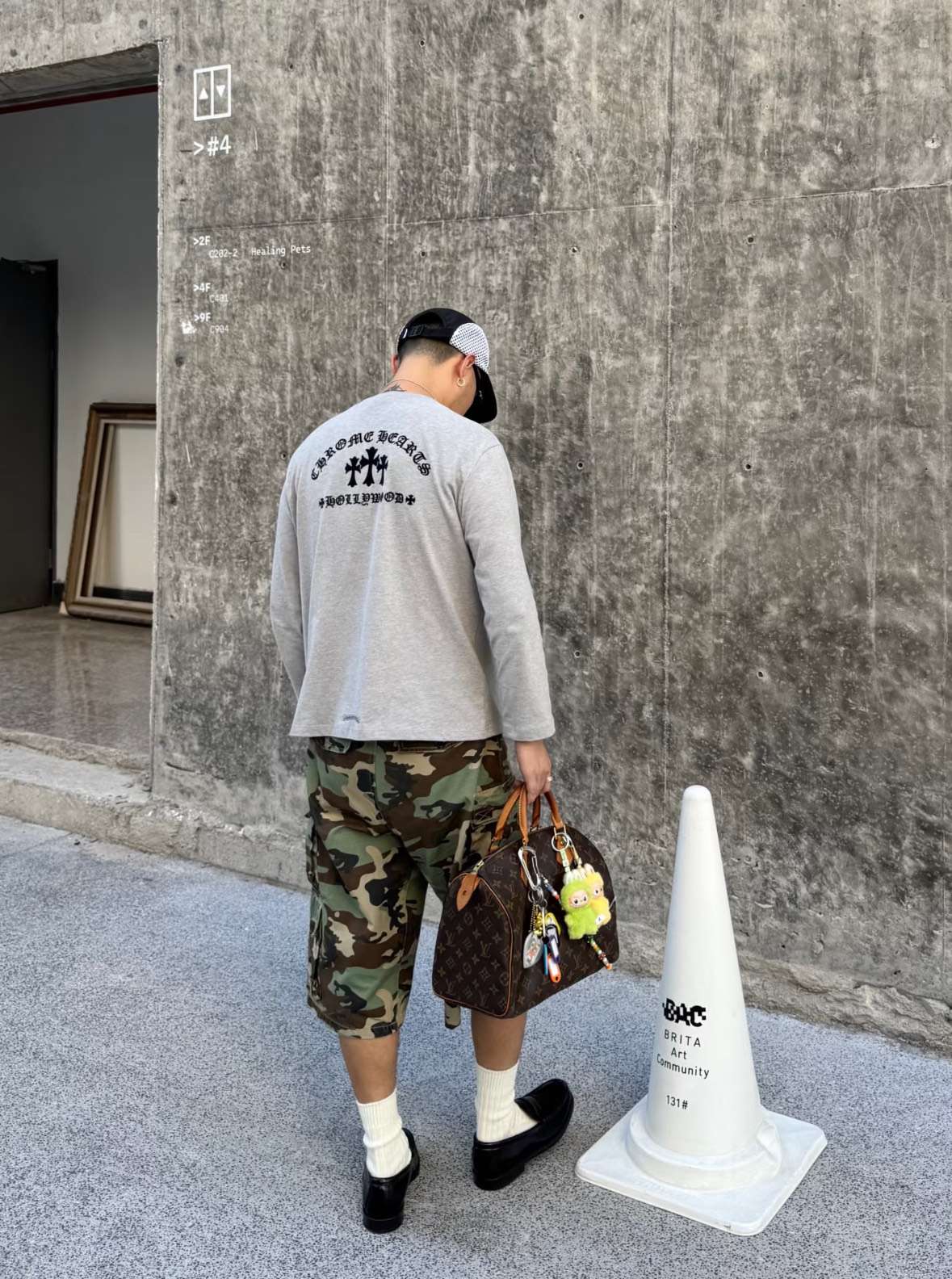 크롬하츠(CHROME HEARTS) 플로킹 크로스 긴팔 티셔츠 상의 의류