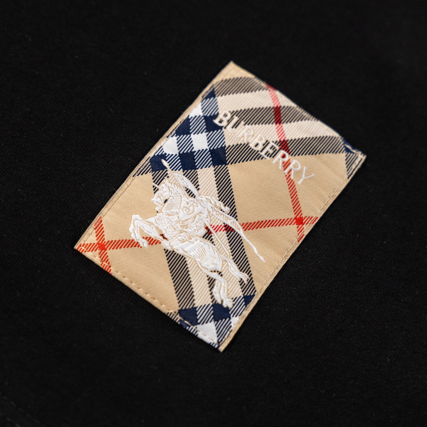 버버리(BURBERRY) 체크 패치 자수 반팔 티셔츠 의류