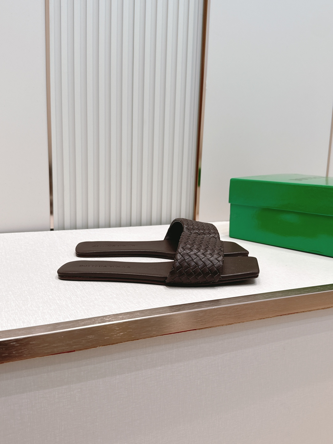 보테가 베네타(BOTTEGA VENETA) 위빙 플랫 슈즈 신발