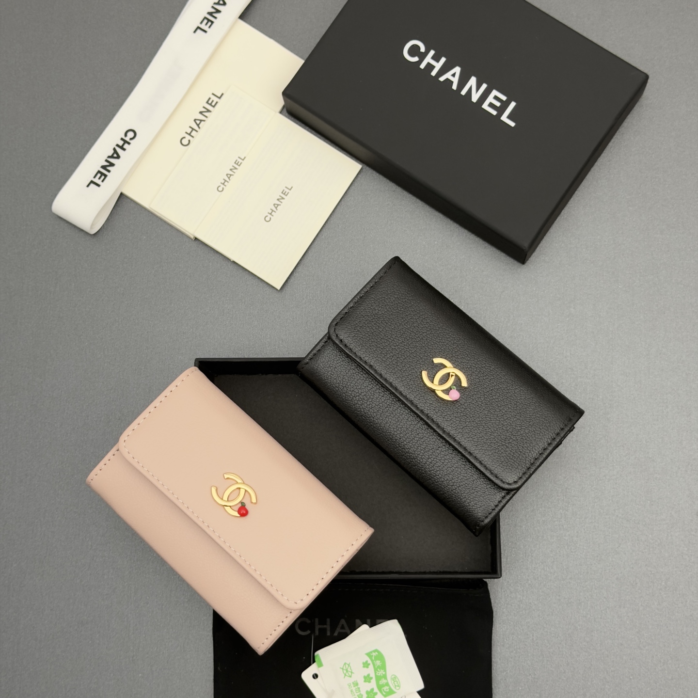 [Chanel] 샤넬 메탈 로고 스냅 카드 지갑