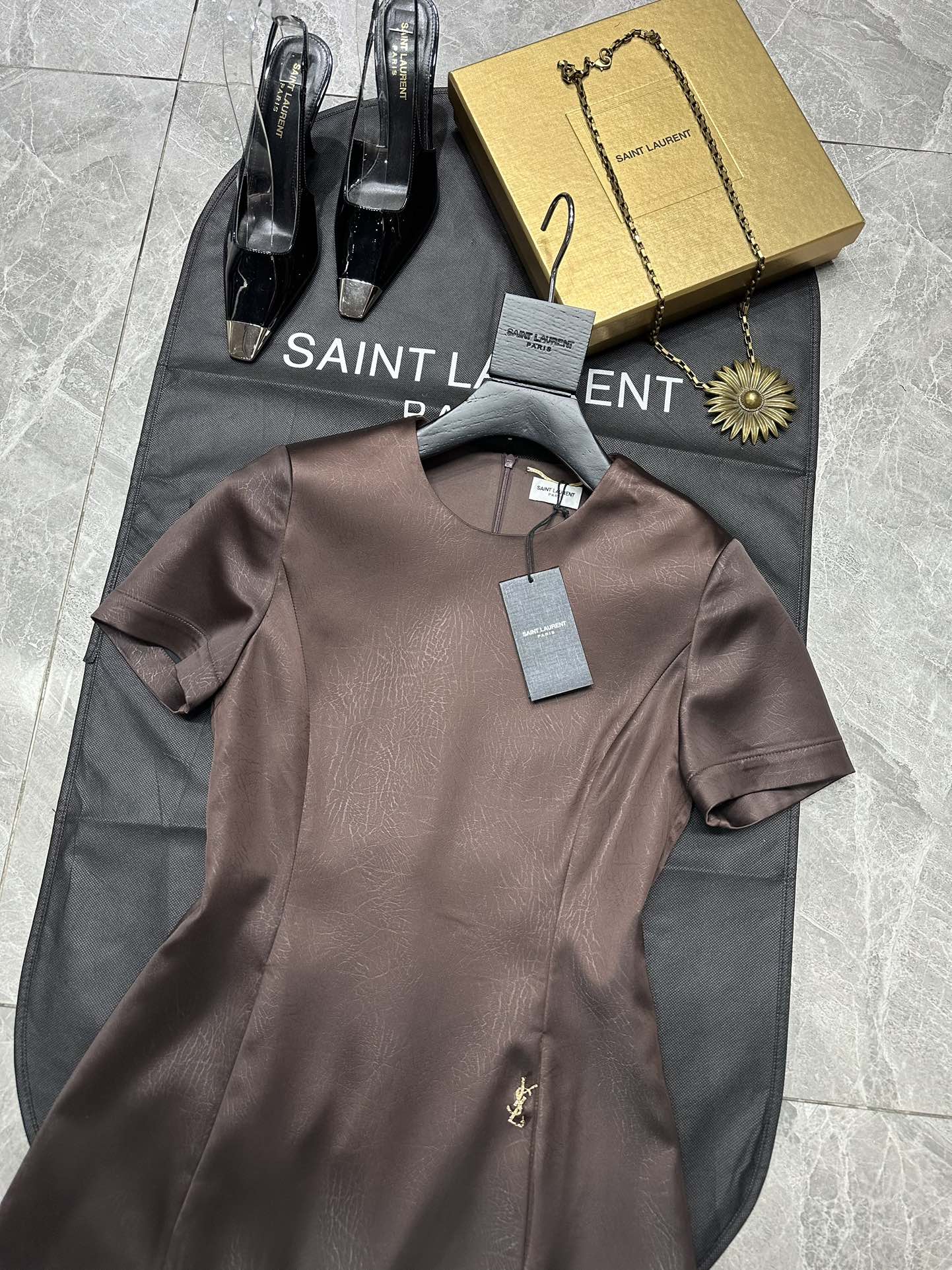 [Saint Laurent] YSL 생로랑 텍스처드 레더 이펙트 A라인 미니 원피스 의류