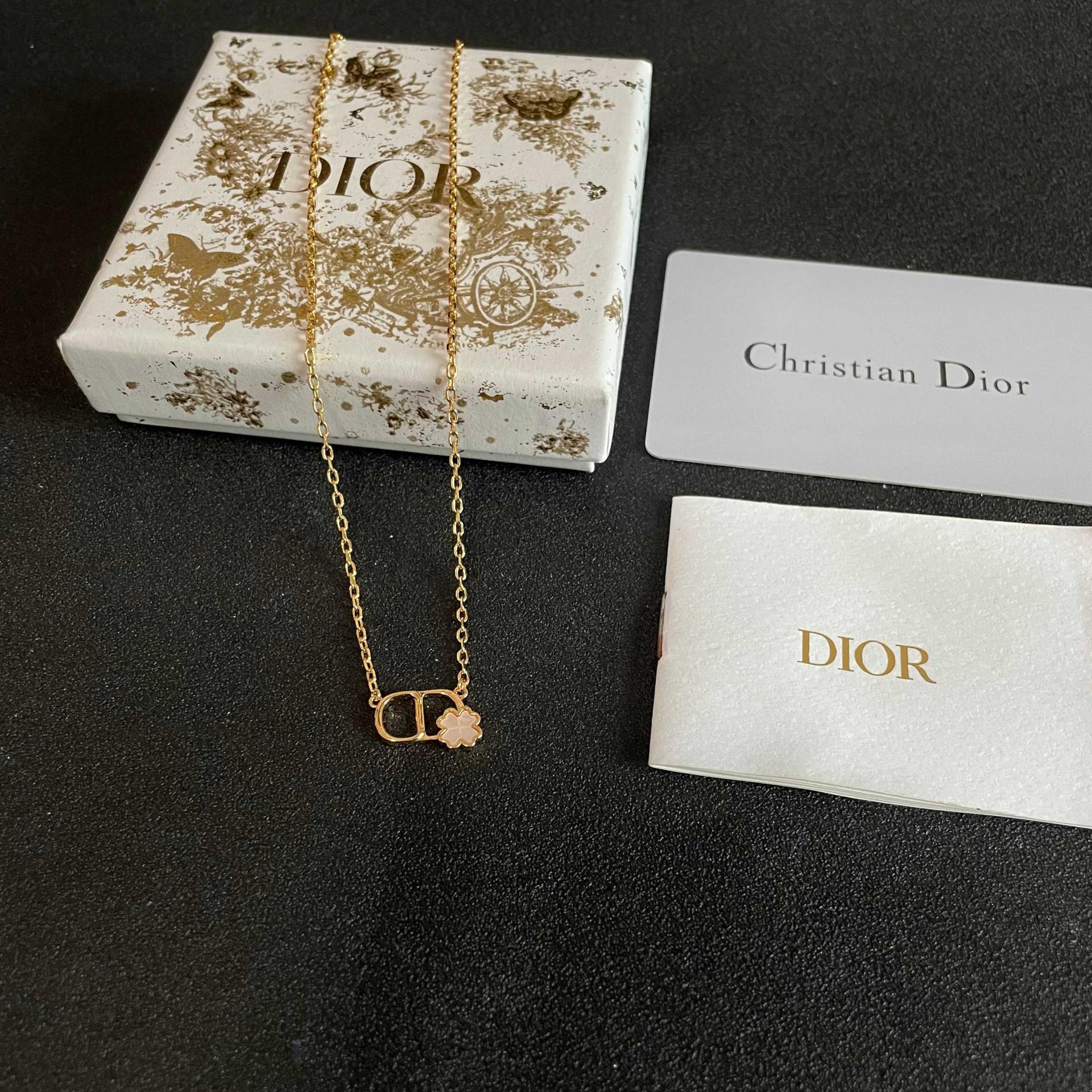 디올(DIOR) 빈티지 브라스 펜던트 목걸이 악세사리