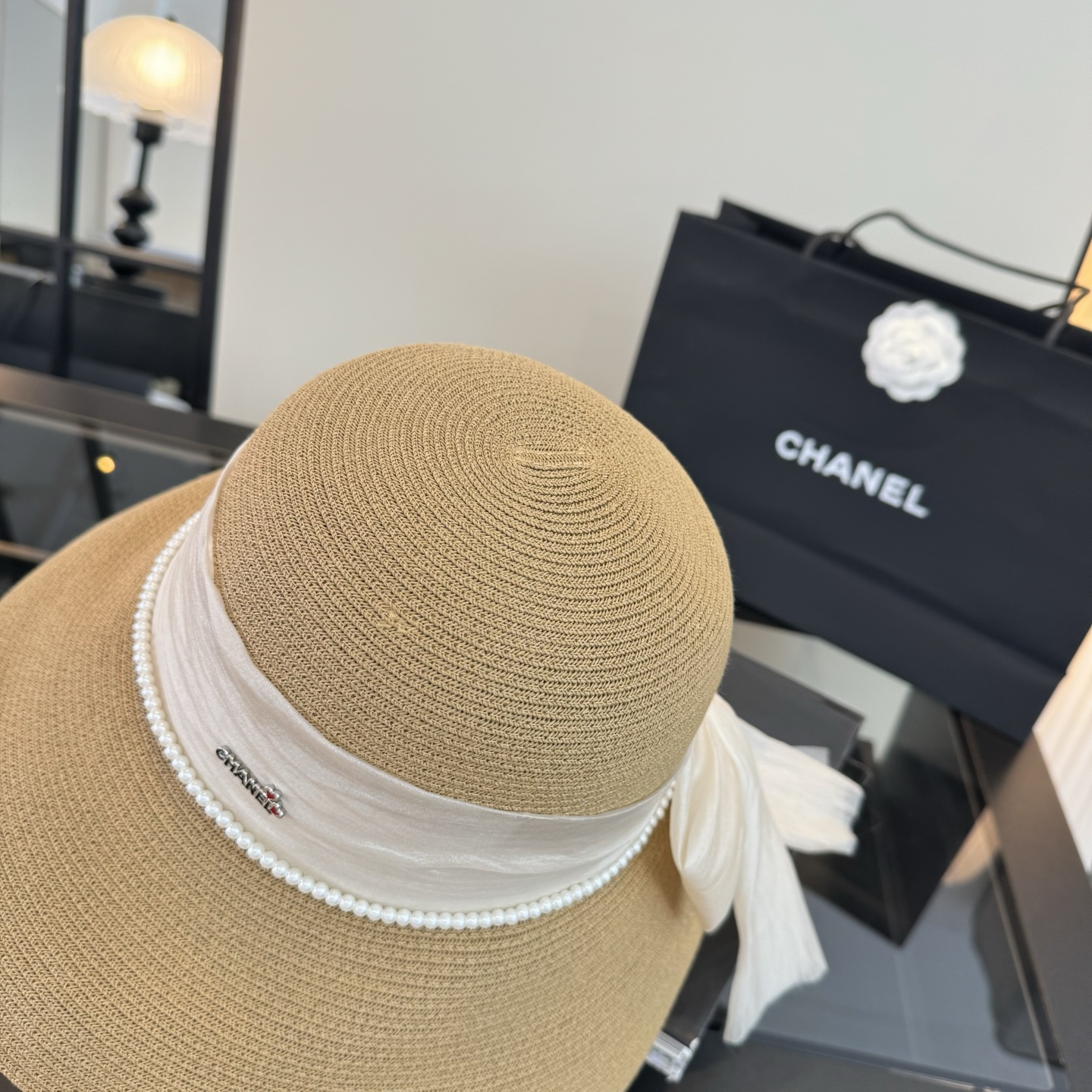 샤넬(CHANEL) 밀짚 선캡 모자