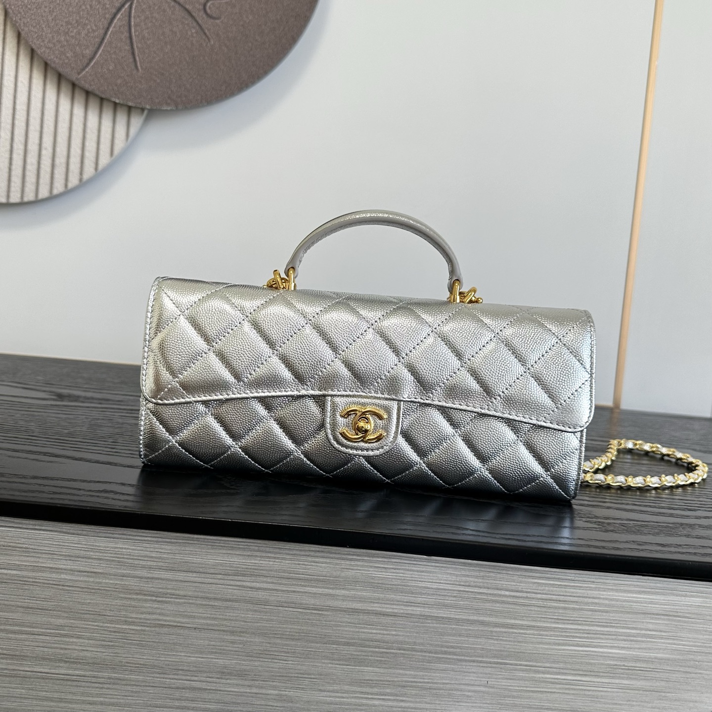 CHANEL 샤넬 26A 시리즈 탑핸들 체인 플랩 백 가방