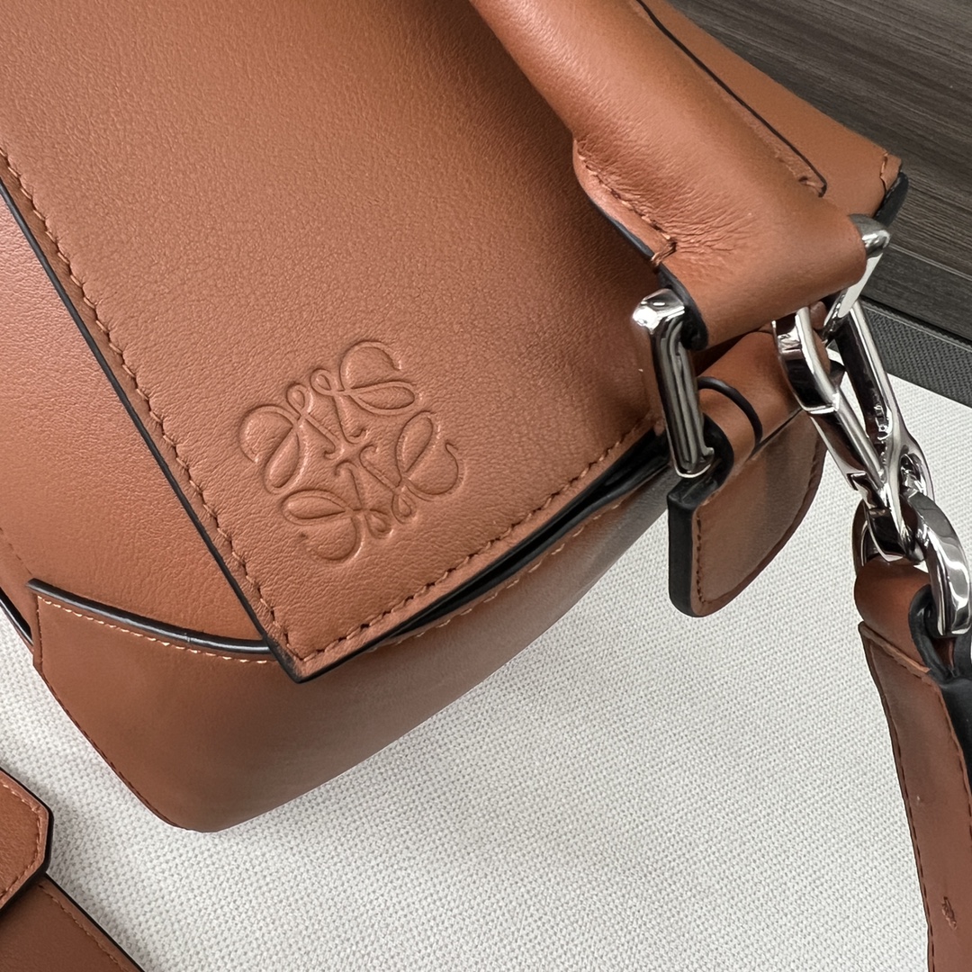 Loewe 로에베 퍼즐 미디엄 소프트 레더 백 가방