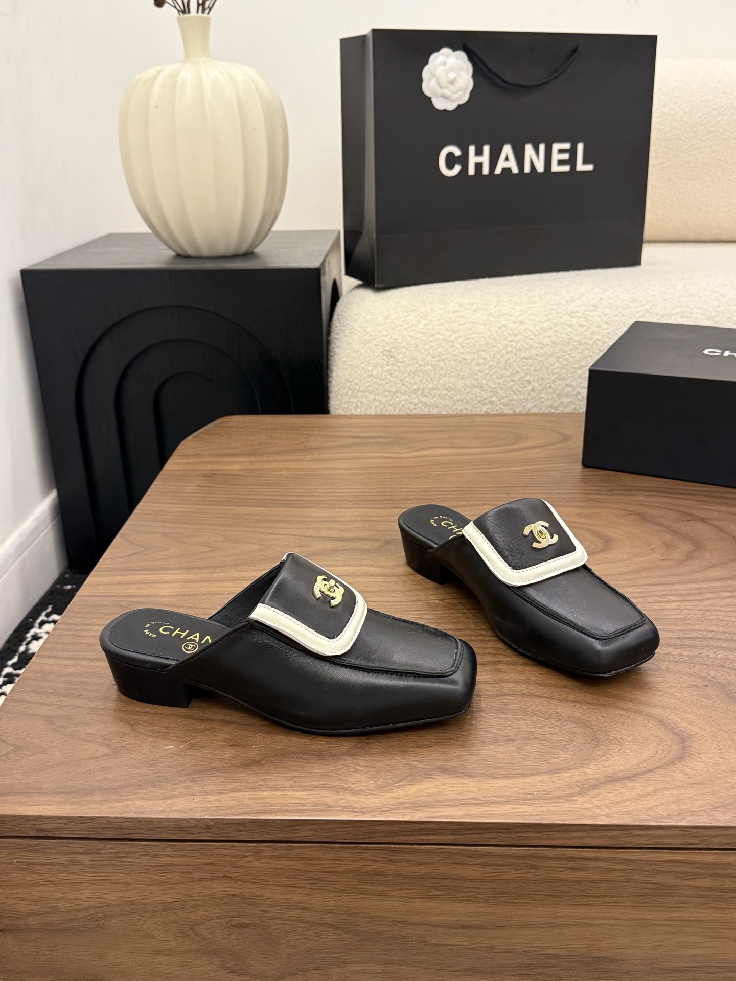샤넬(CHANEL) 스퀘어토 미들굽 슬리퍼 신발