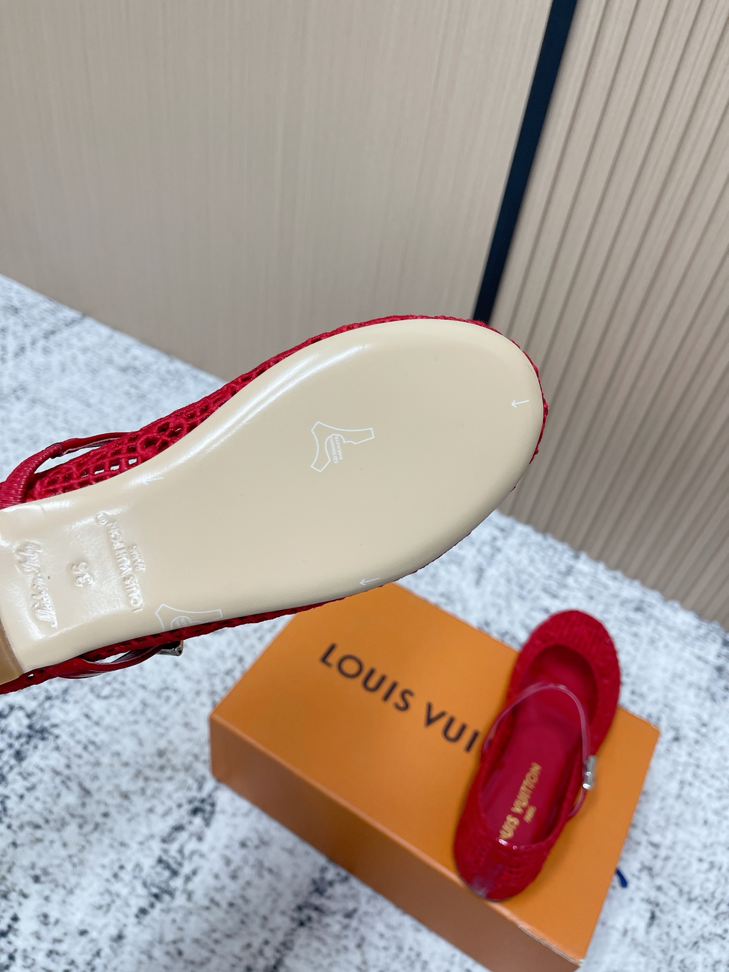 루이비통(LV) 레이스 메리제인 플랫슈즈 신발