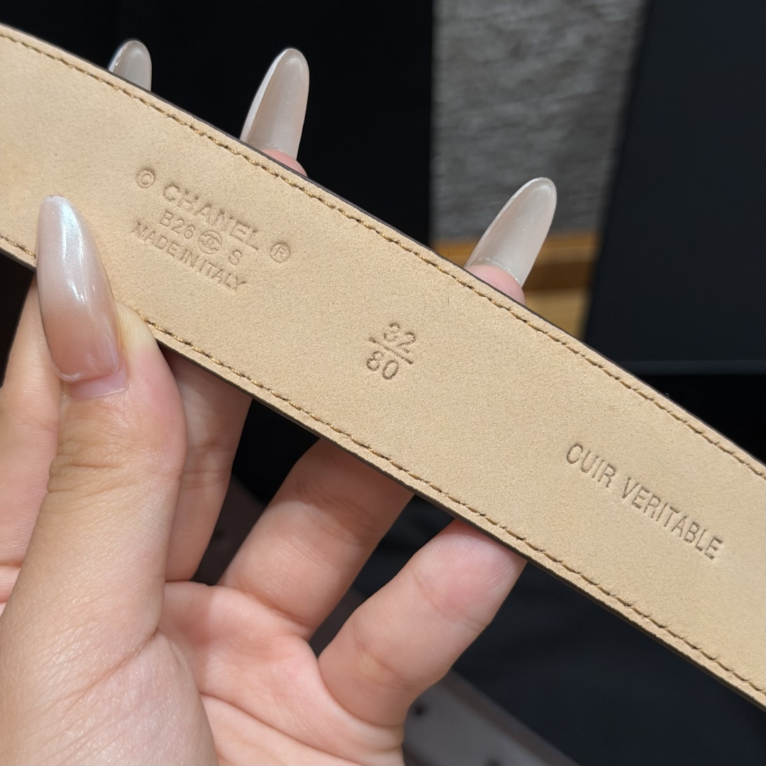샤넬(CHANEL) 카프스킨 브라스 핀 골드 버클 벨트