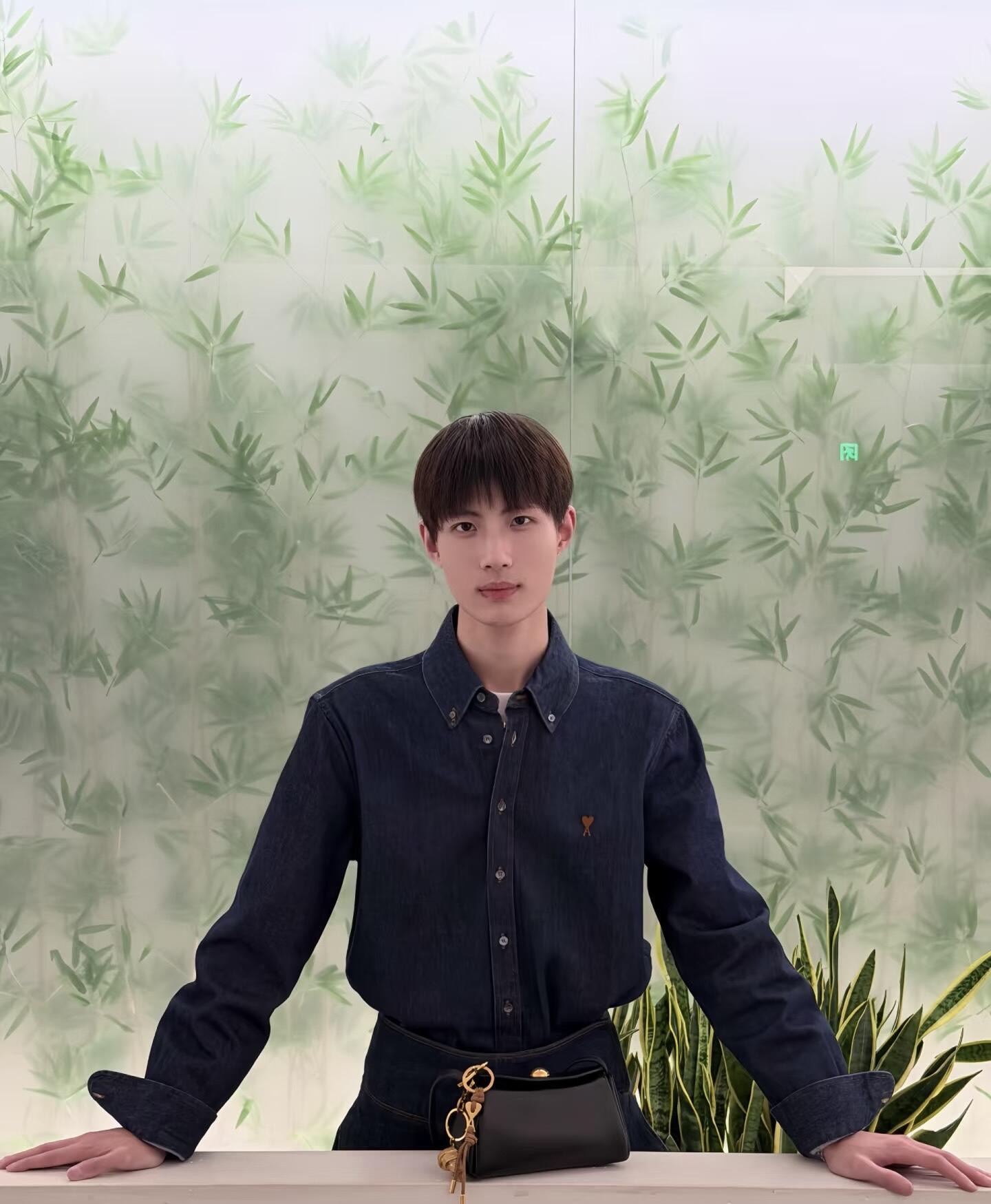 아미 (AMI PARIS) 하트 자수 데님 셔츠 의류