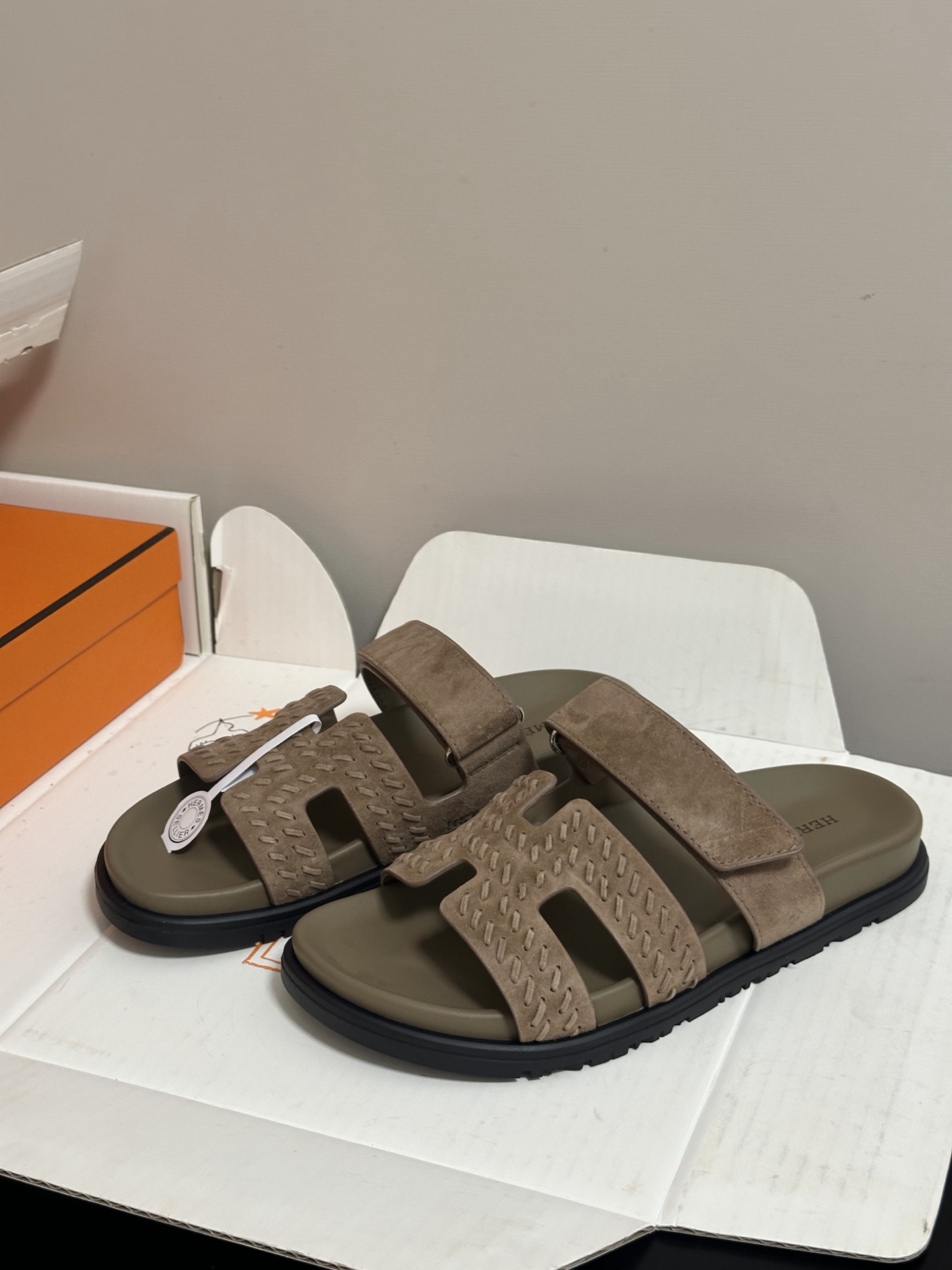 에르메스(HERMES) 로고 위빙 벨크로 슬리퍼 신발