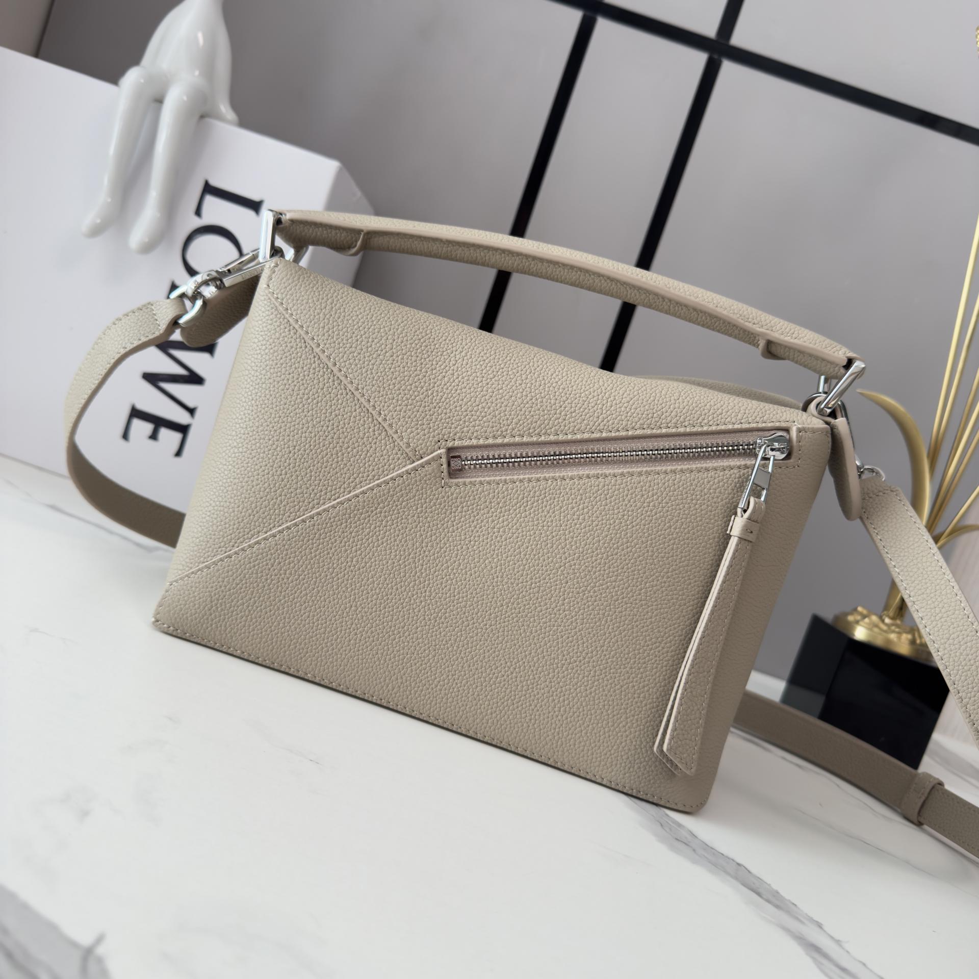 Loewe Puzzle Edge 로에베 퍼즐 스몰 백 가방