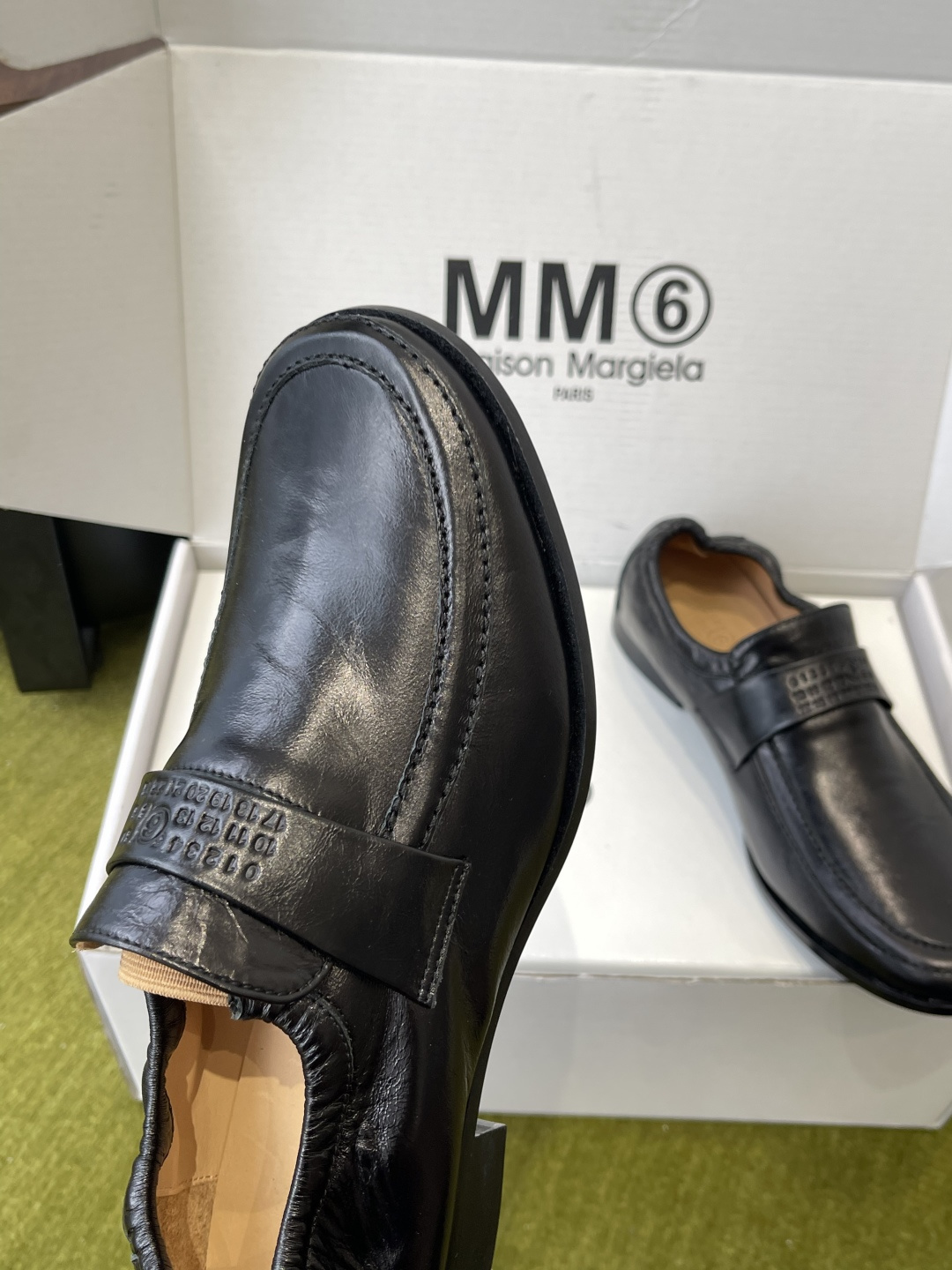 메종 마르지엘라(Maison Margiela) 애플 토 로고 2WAY 로퍼
