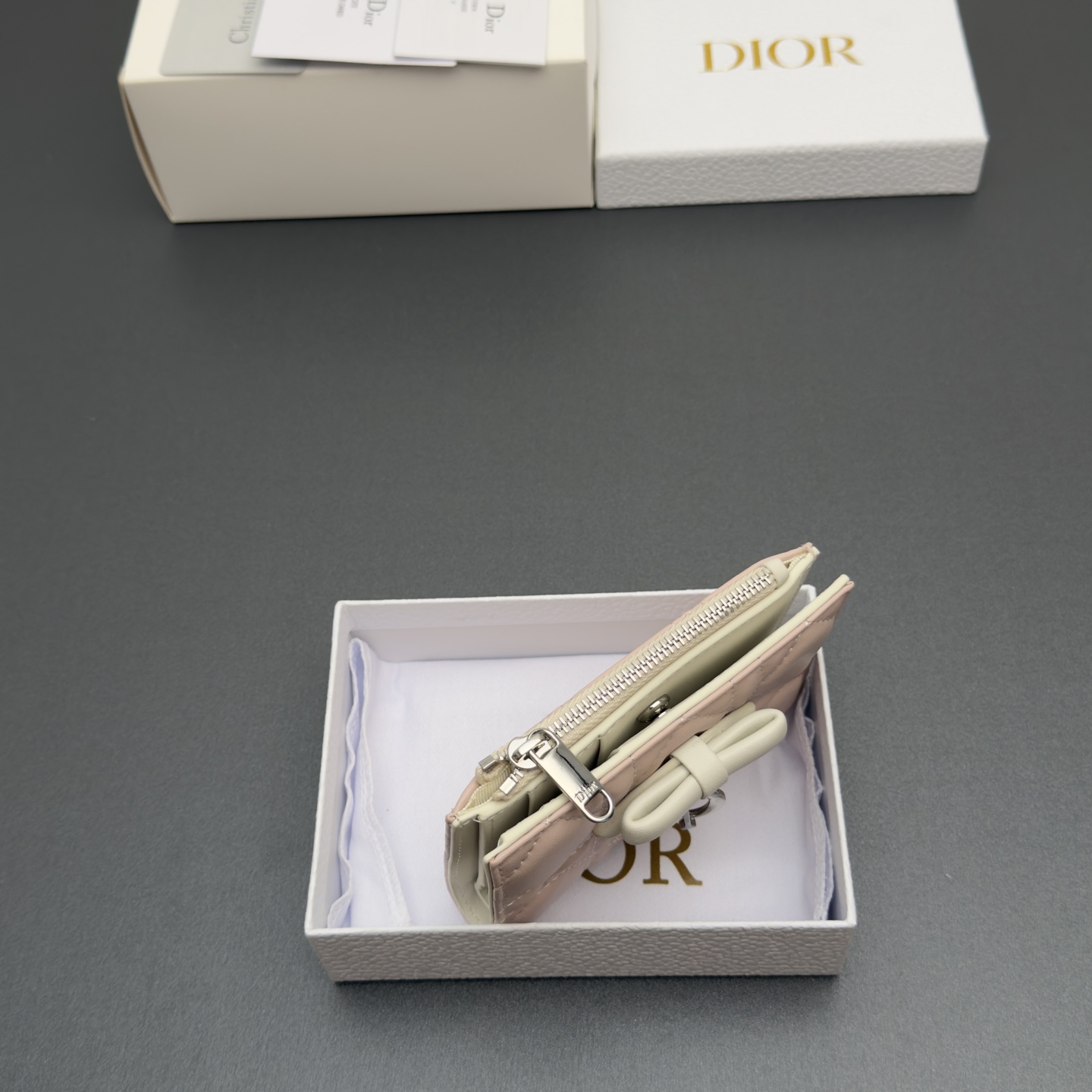 [Dior] 디올 Lady Dahlia 레이디 달리아 울트라 까나쥬 램스킨 미니 지갑 / S2605