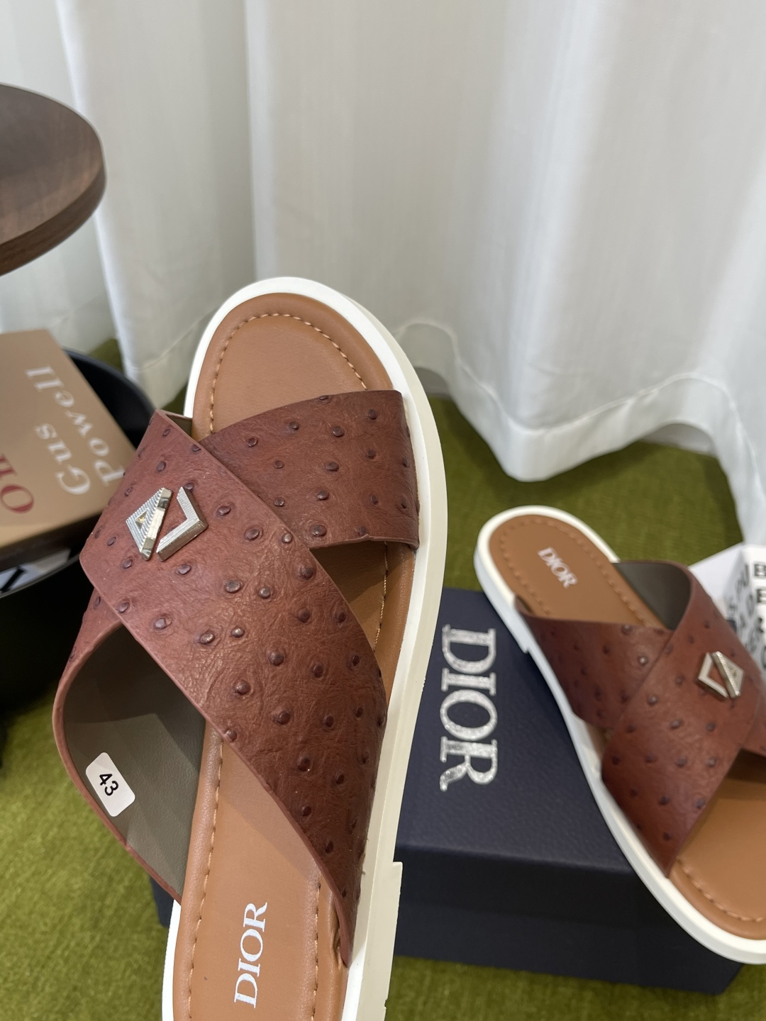디올(Dior) 오블리크 크로스 슬리퍼 신발