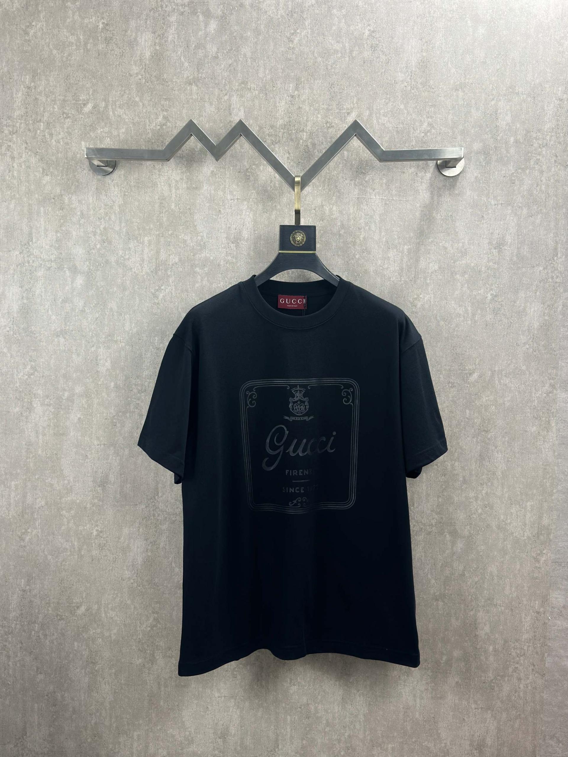 구찌(GUCCI) 레터링 프린트 반팔 티셔츠 의류