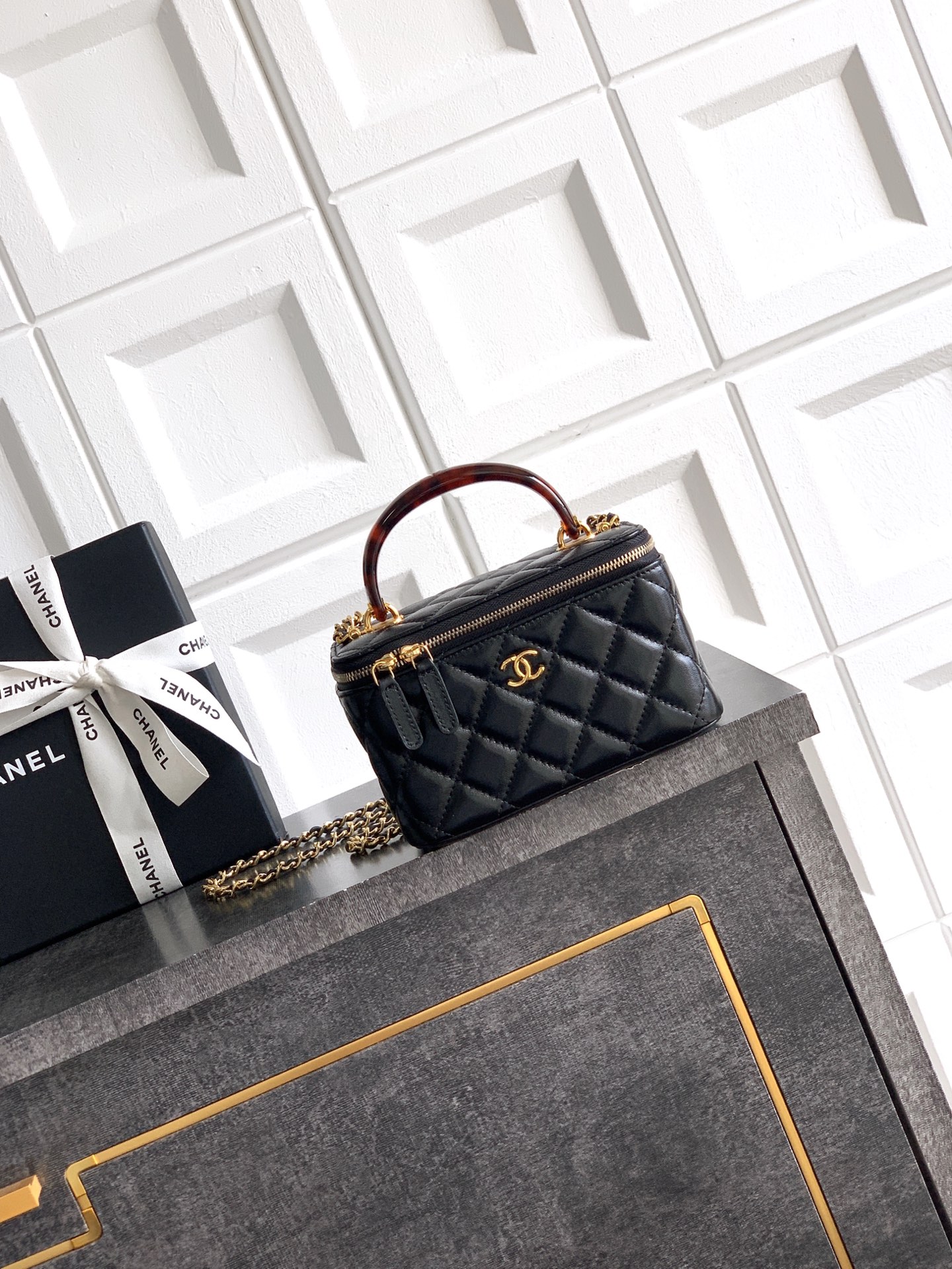 [Chanel] 샤넬 26SS 톨토이즈 쉘 핸들 Vanity 배니티 케이스 가방