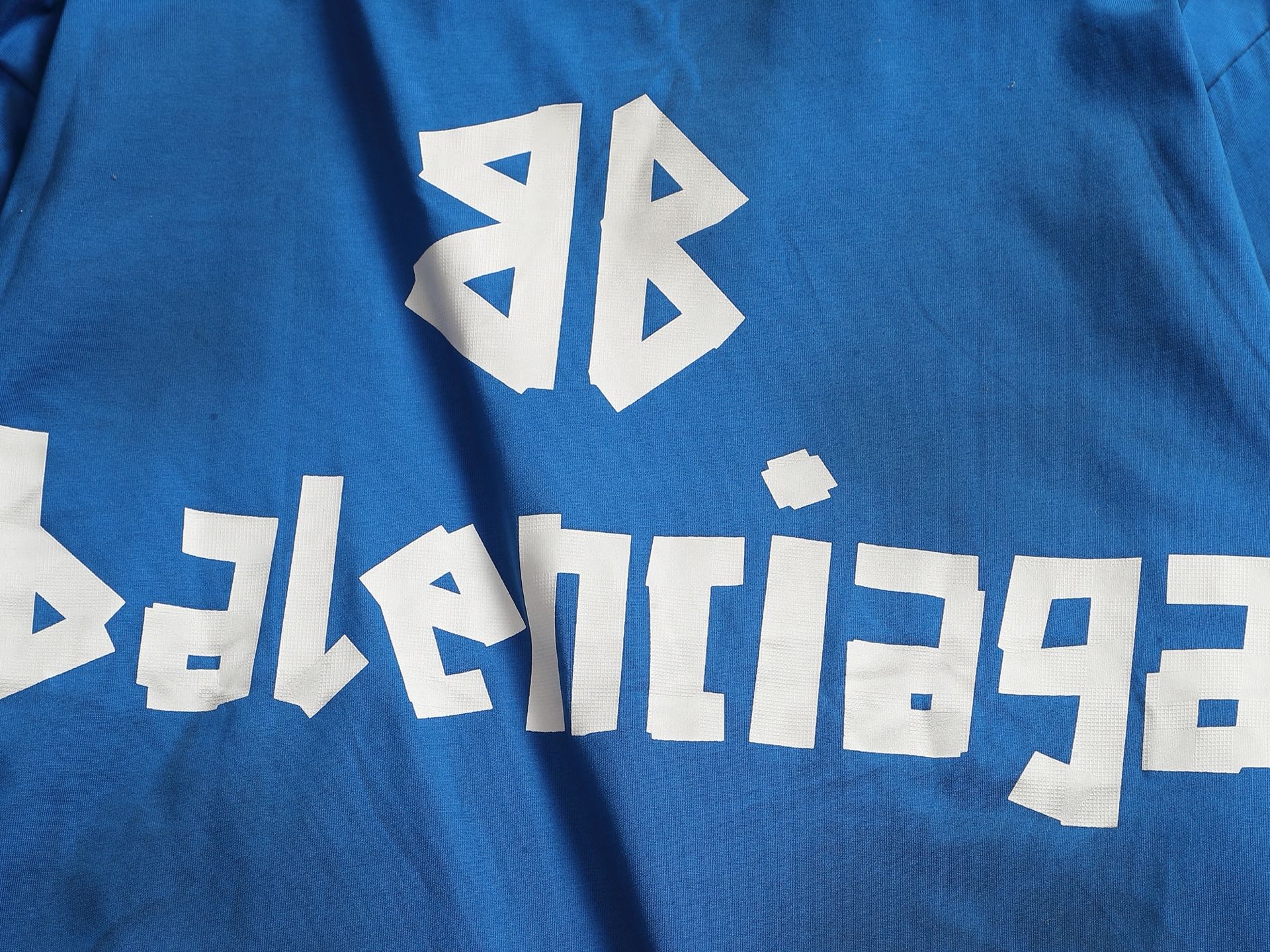 발렌시아가(BALENCIAGA) 테이프 프린팅 워싱 반팔 티셔츠 상의 의류