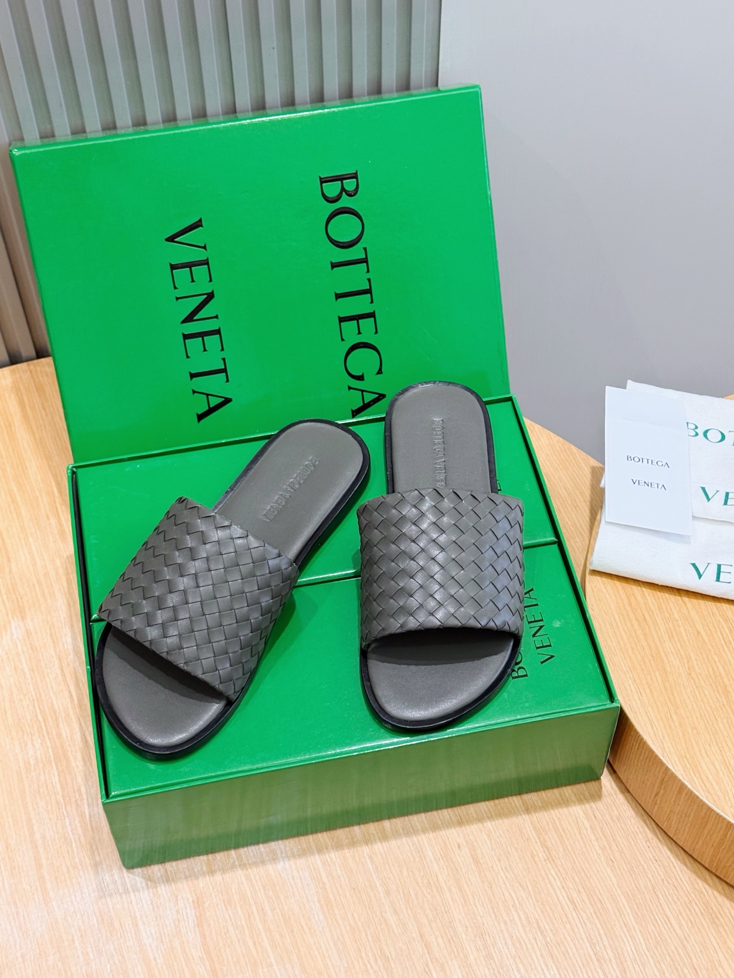 [Bottega Veneta] BV 보테가 베네타 맨즈 웨이브 Intrecciato 인트레치아토 레더 슬라이드 슬리퍼 신발