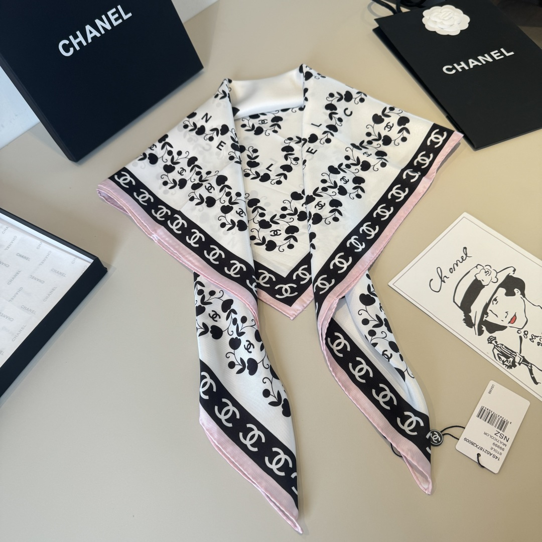 샤넬(CHANEL) 플라워 더블 C 실크 목도리 스카프