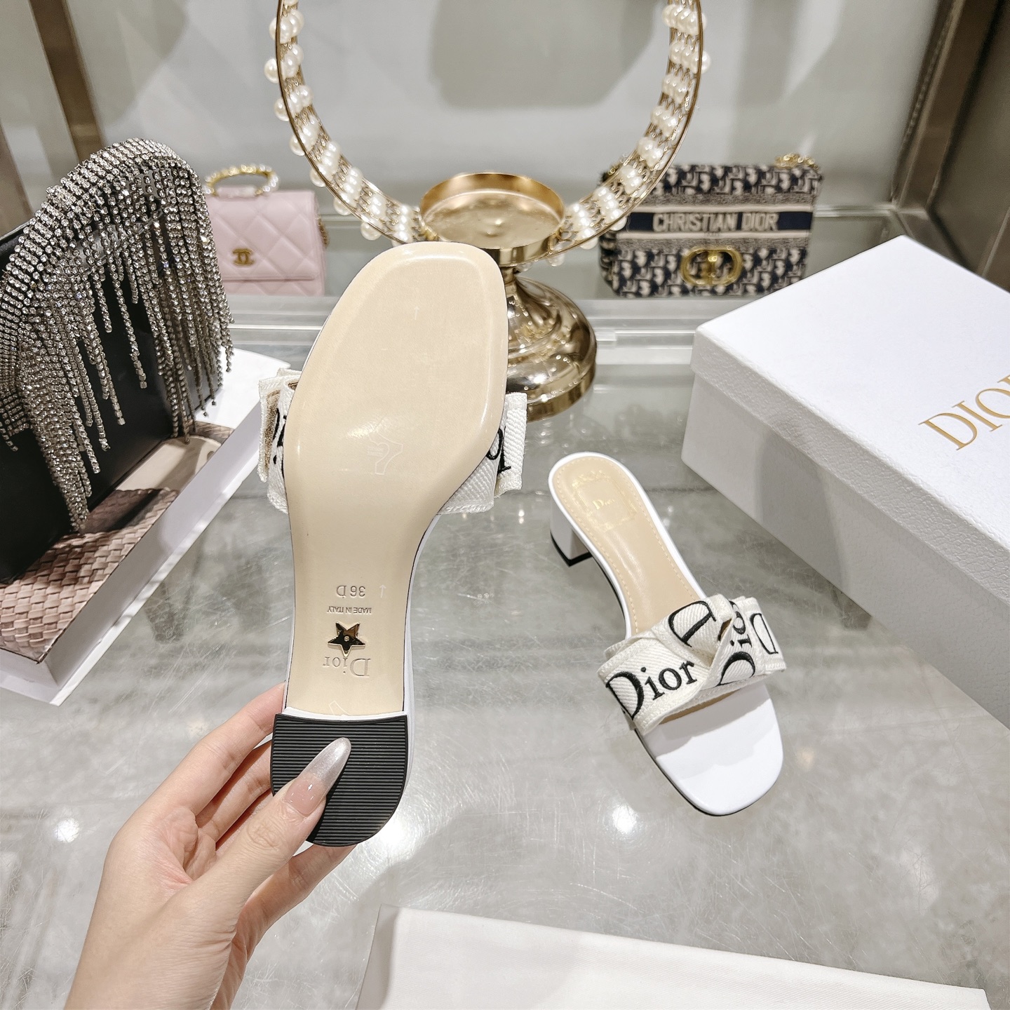 디올(DIOR) 리본 미들힐 슬리퍼 신발