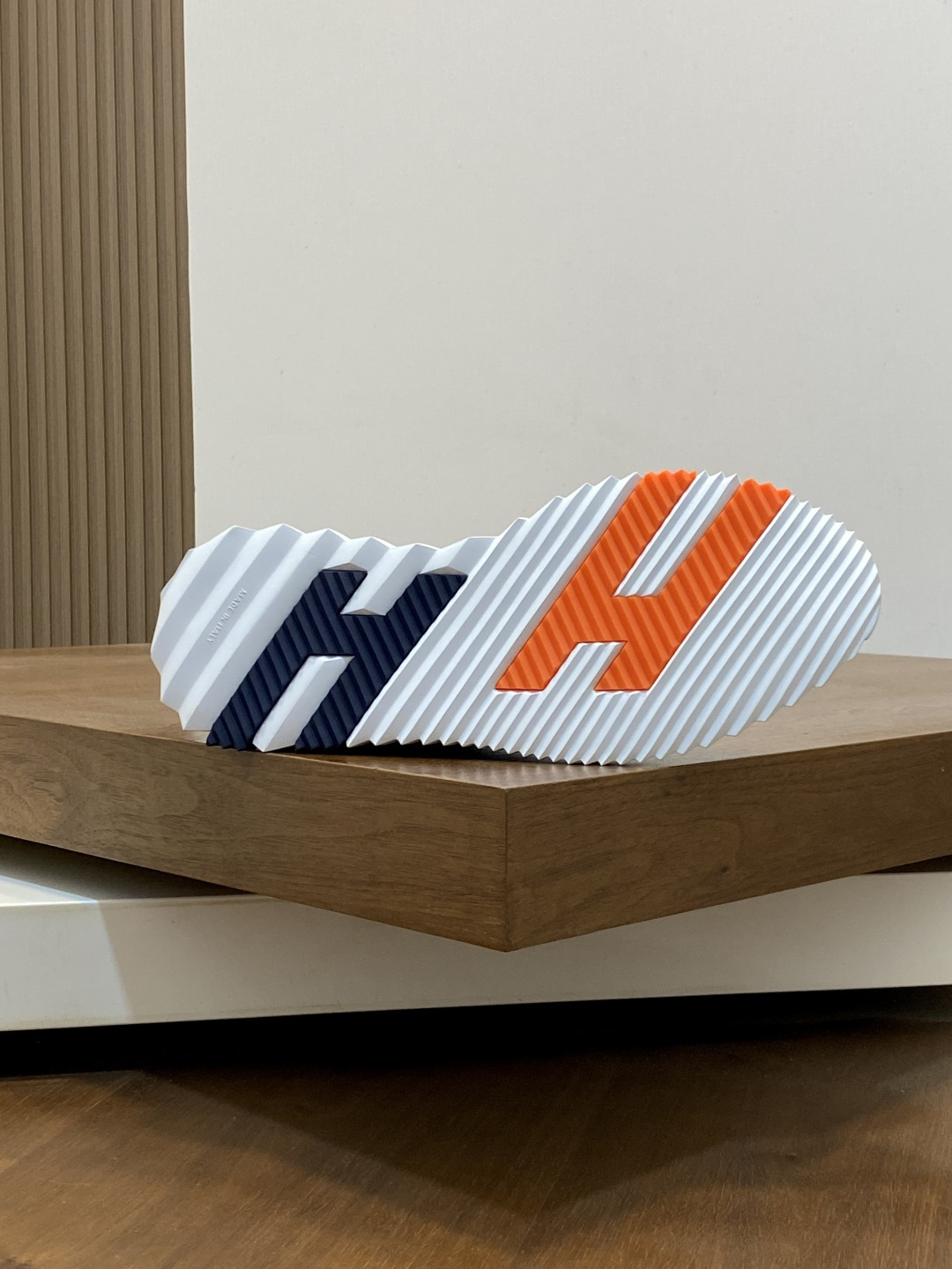 [Hermes] 에르메스 바운싱(Bouncing) 프리미엄 카프스킨, 스웨이드 & 메시 콤비 스니커즈 신발