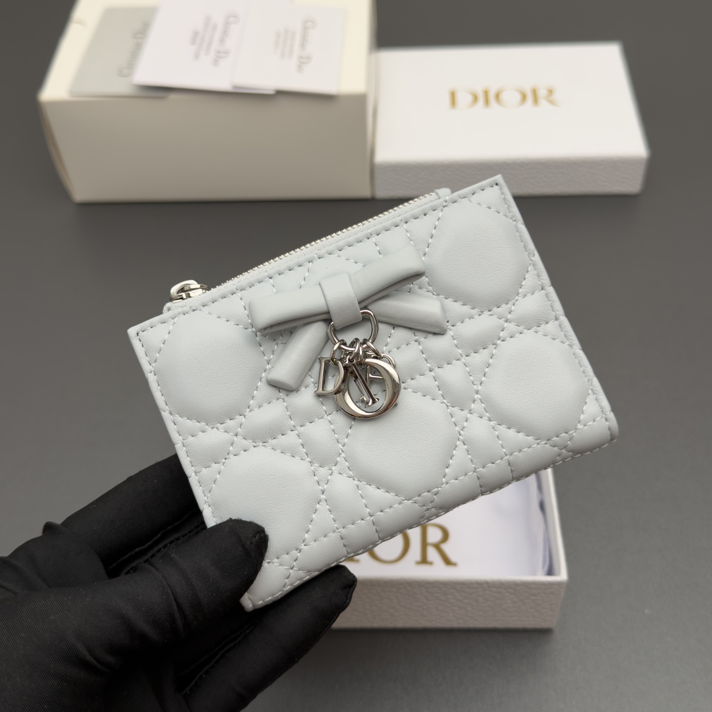[Dior] 디올 Lady Dahlia 레이디 달리아 울트라 까나쥬 램스킨 미니 지갑 / S2605
