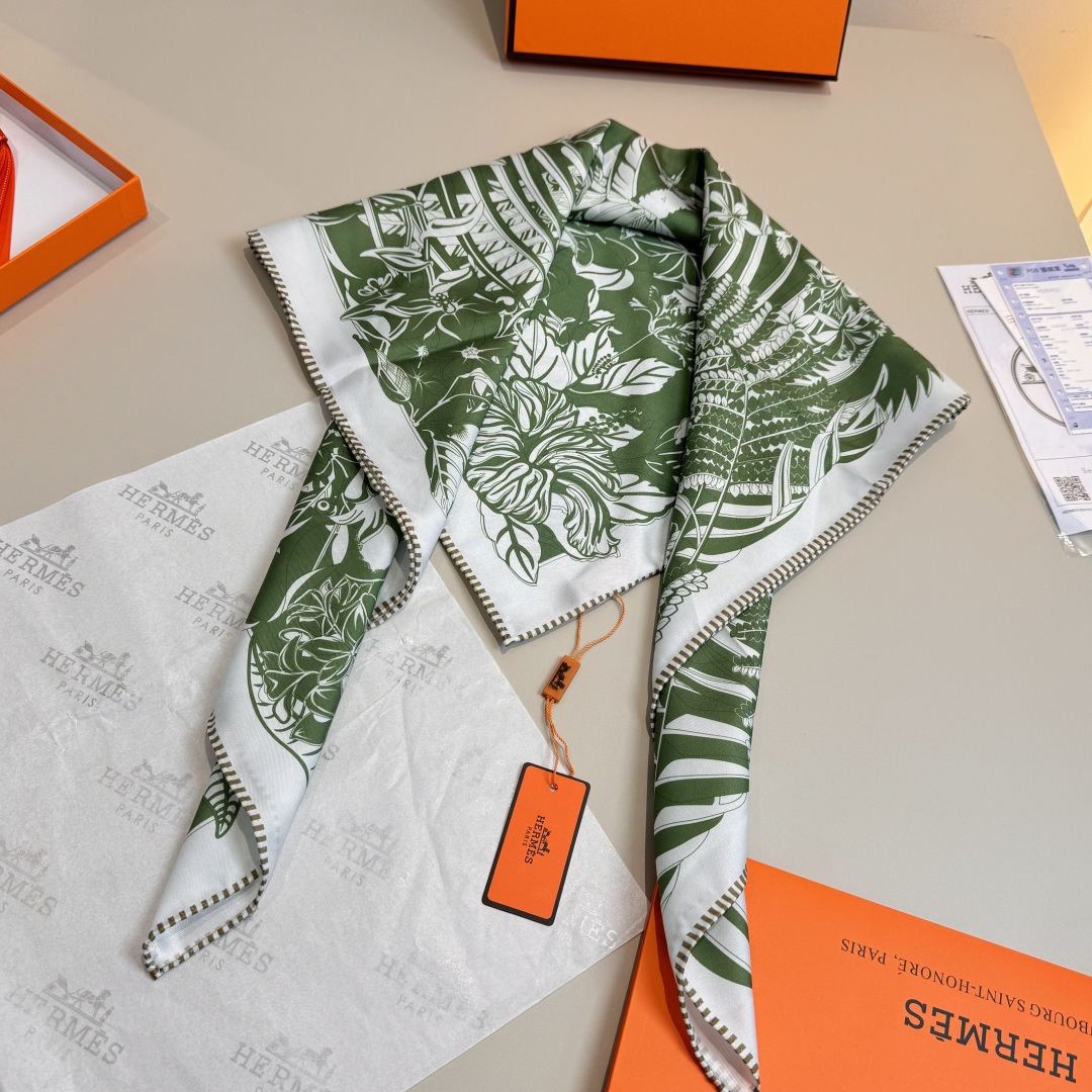 에르메스(HERMES) 플라밍고 파티 실크 스카프