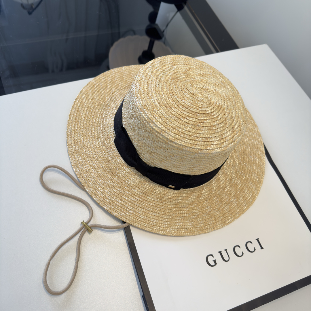 구찌(GUCCI) 플랫 밀짚 페도라 모자