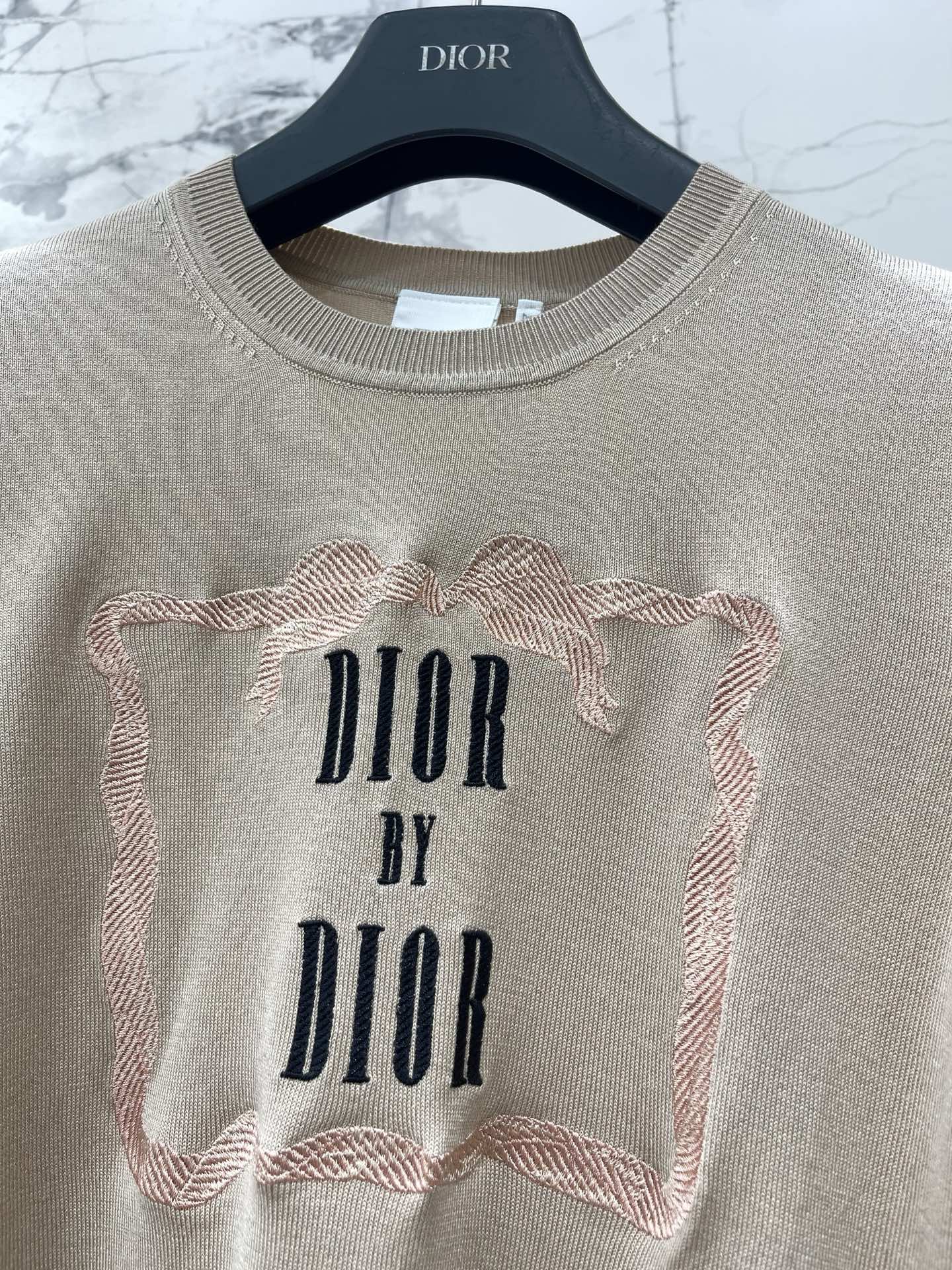 [Dior] 디올 26SS 입체 자수 로고 니트 반팔 티셔츠 의류