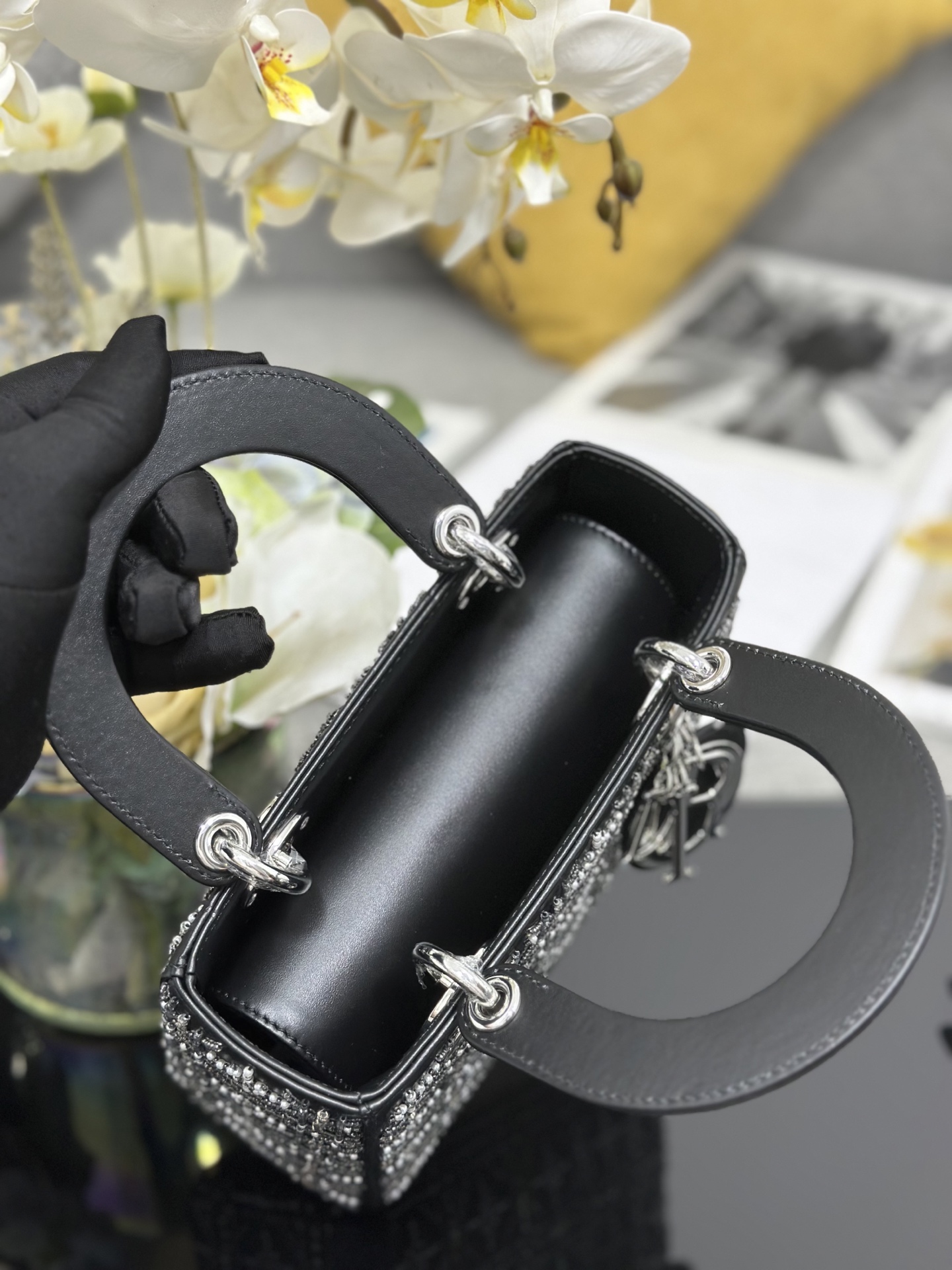 Dior 디올 레이디 디올(Lady Dior) 스몰 4구 핸드백 (블랙 비즈 자수) 가방