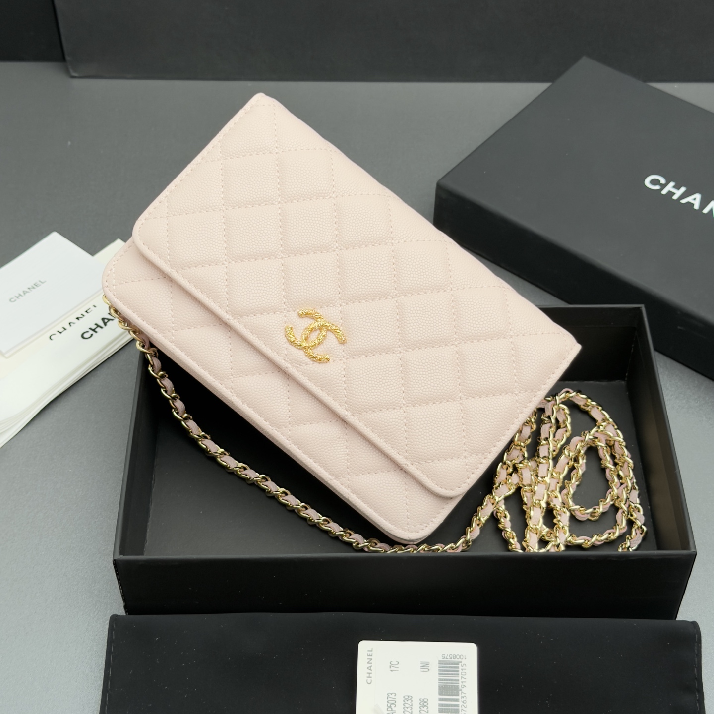 [Chanel] 샤넬 26SS 캐비어 멀티 젬스톤 체인 아코디언 플랩백 (WOC) 가방