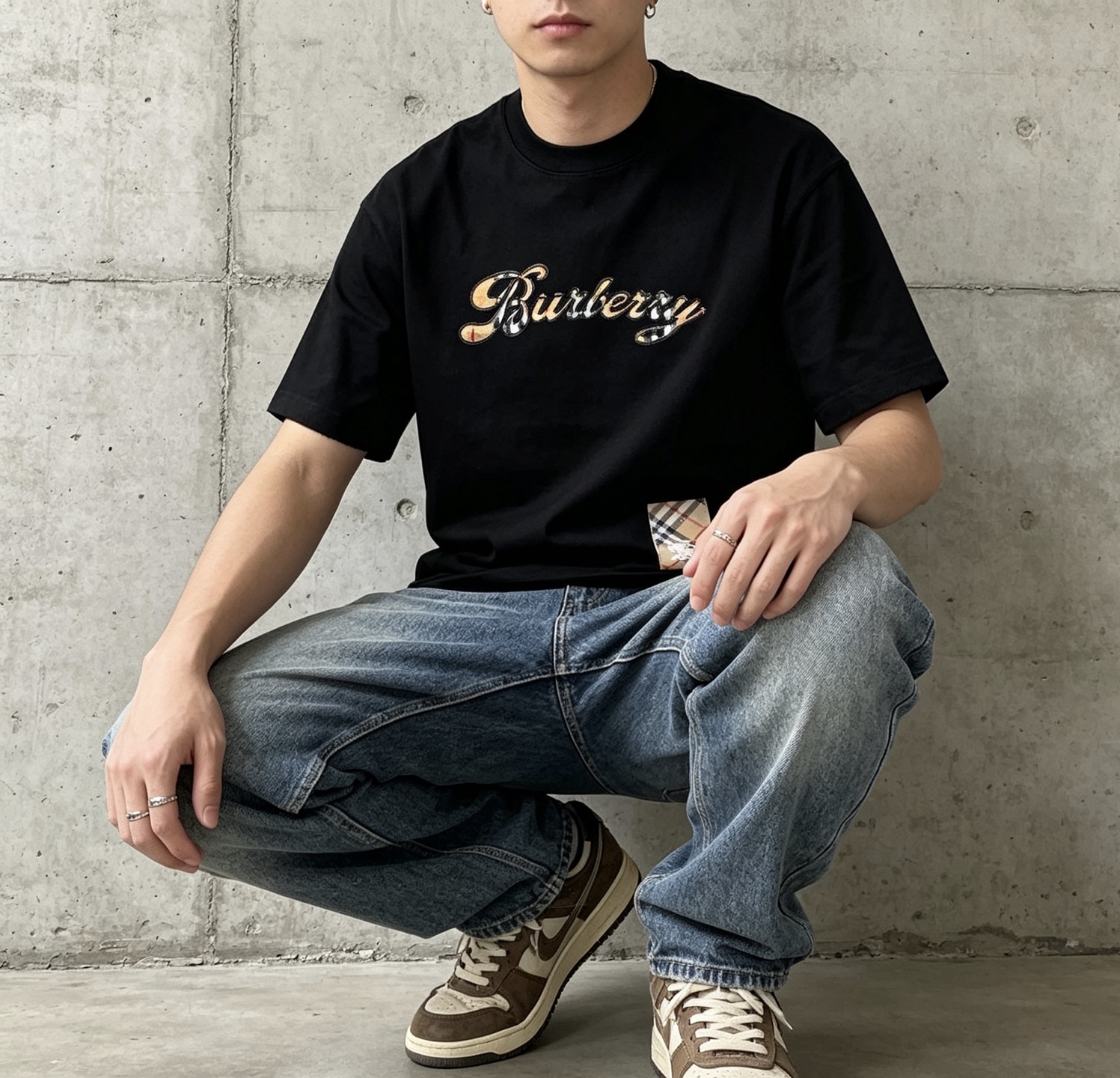 버버리(BURBERRY) 체크 패치 자수 반팔 티셔츠 의류