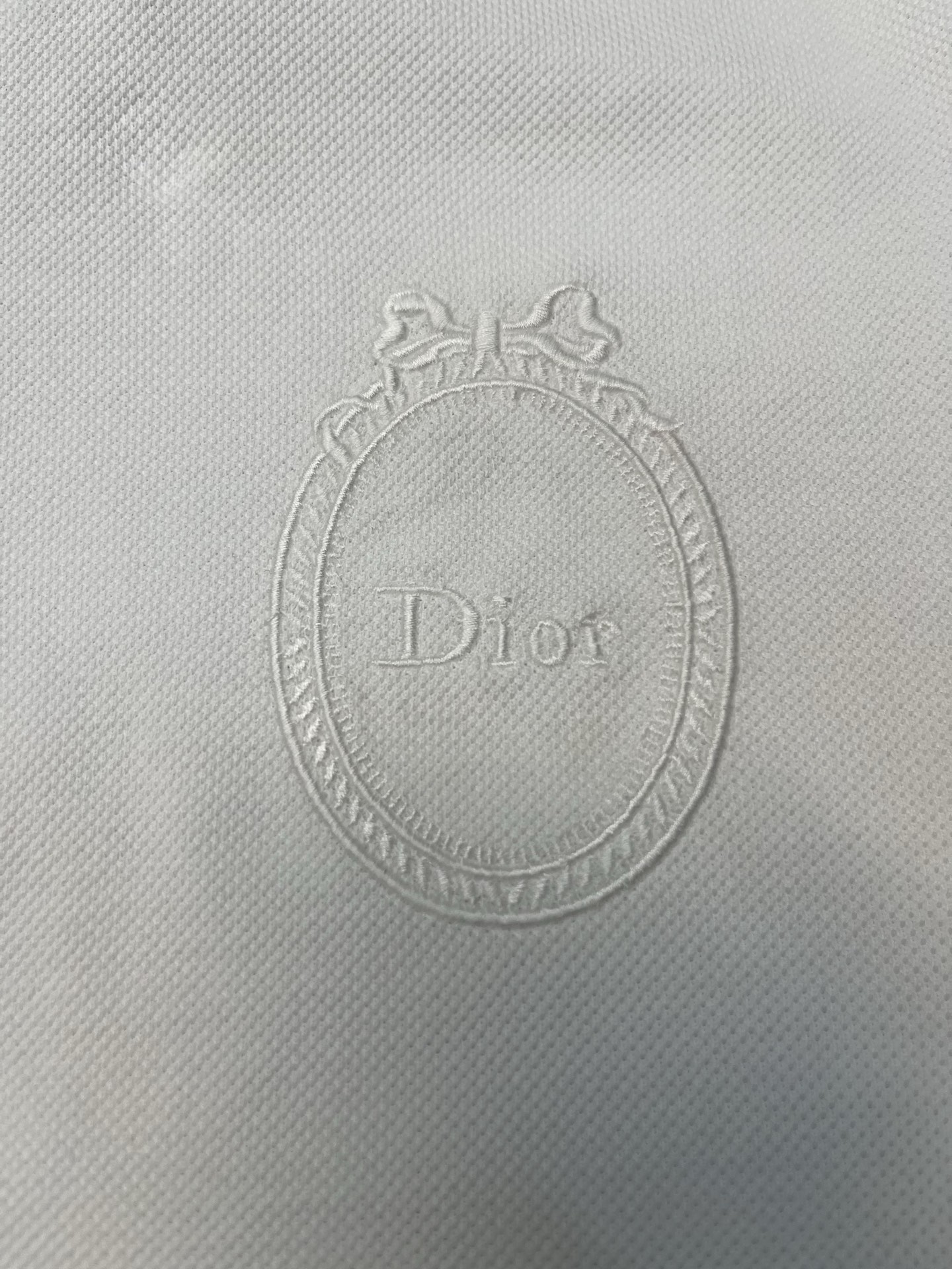 디올(DIOR) 메다이옹 자수 폴로 셔츠 상의 의류