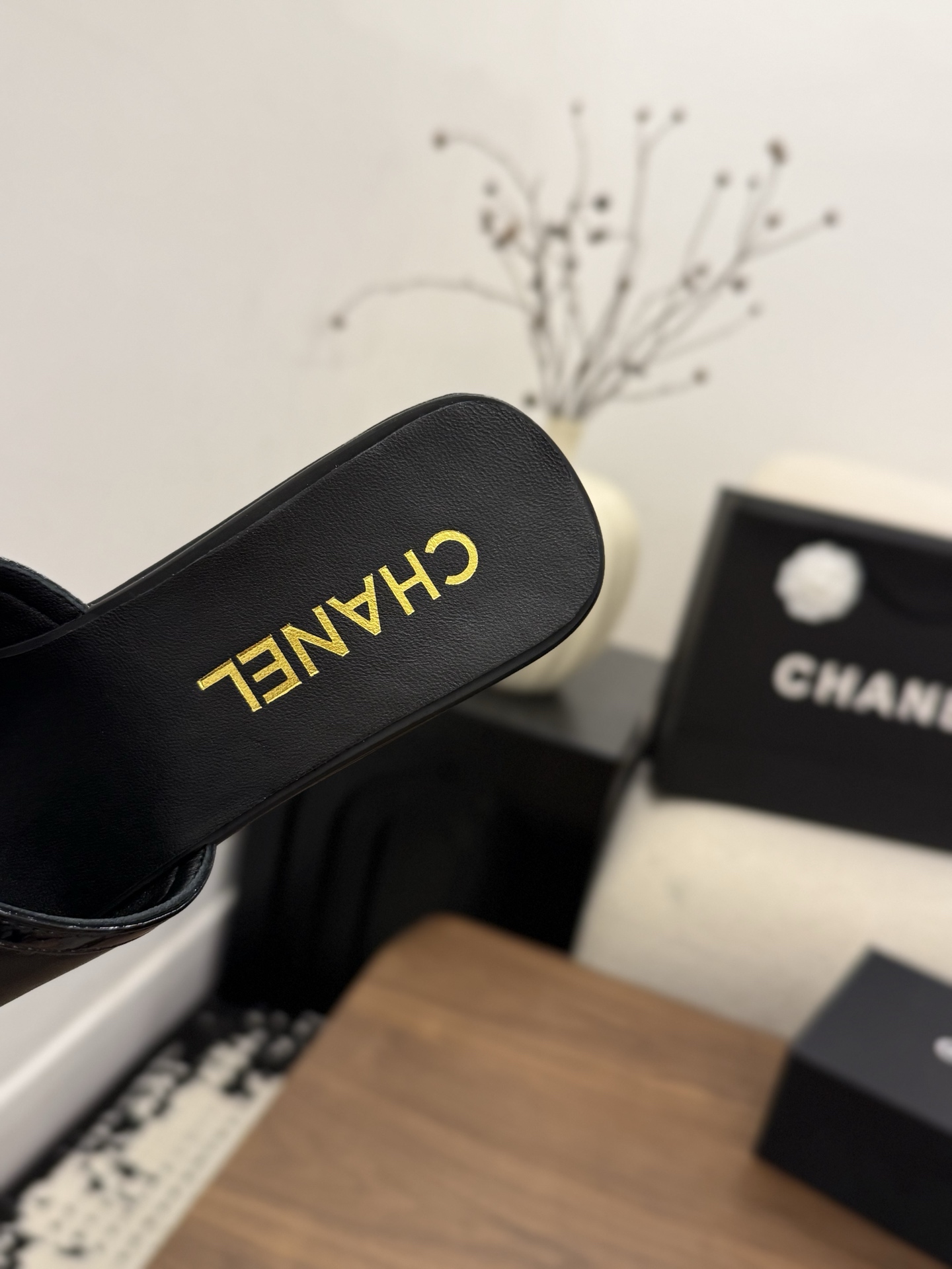 샤넬(CHANEL) 로고 플랫폼 웨지 슬리퍼 신발