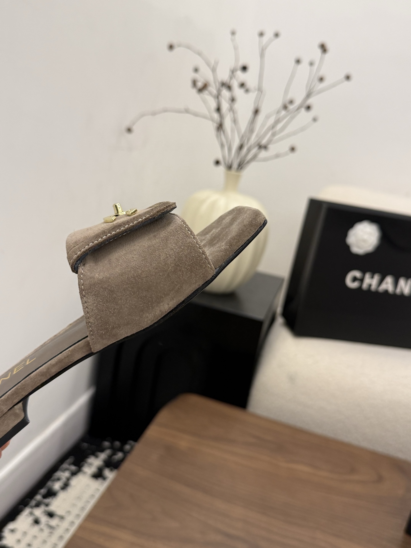 샤넬(CHANEL) 버클 스퀘어토 플랫 슬리퍼 신발