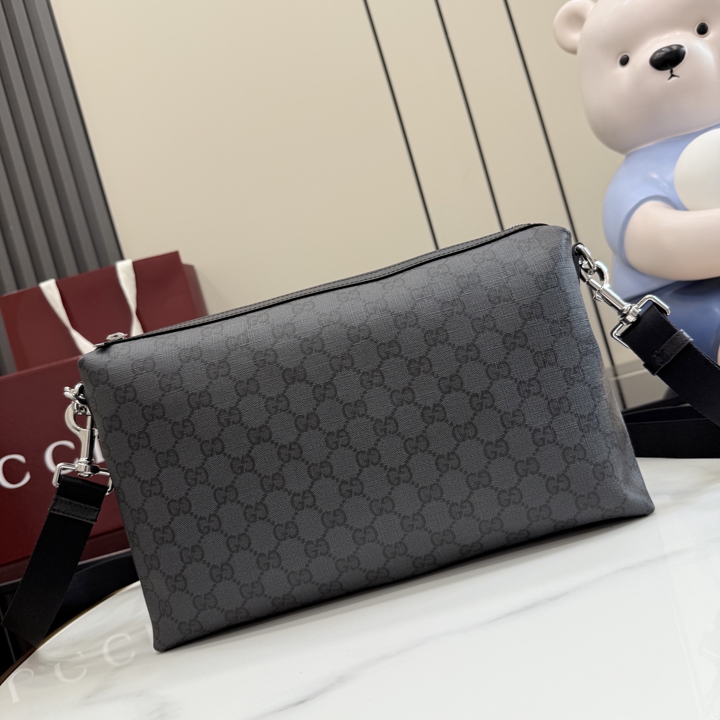 GUCCI 구찌 에센스 클래식(Essence Classic) GG 캔버스 메신저/클러치 - 블랙 가방