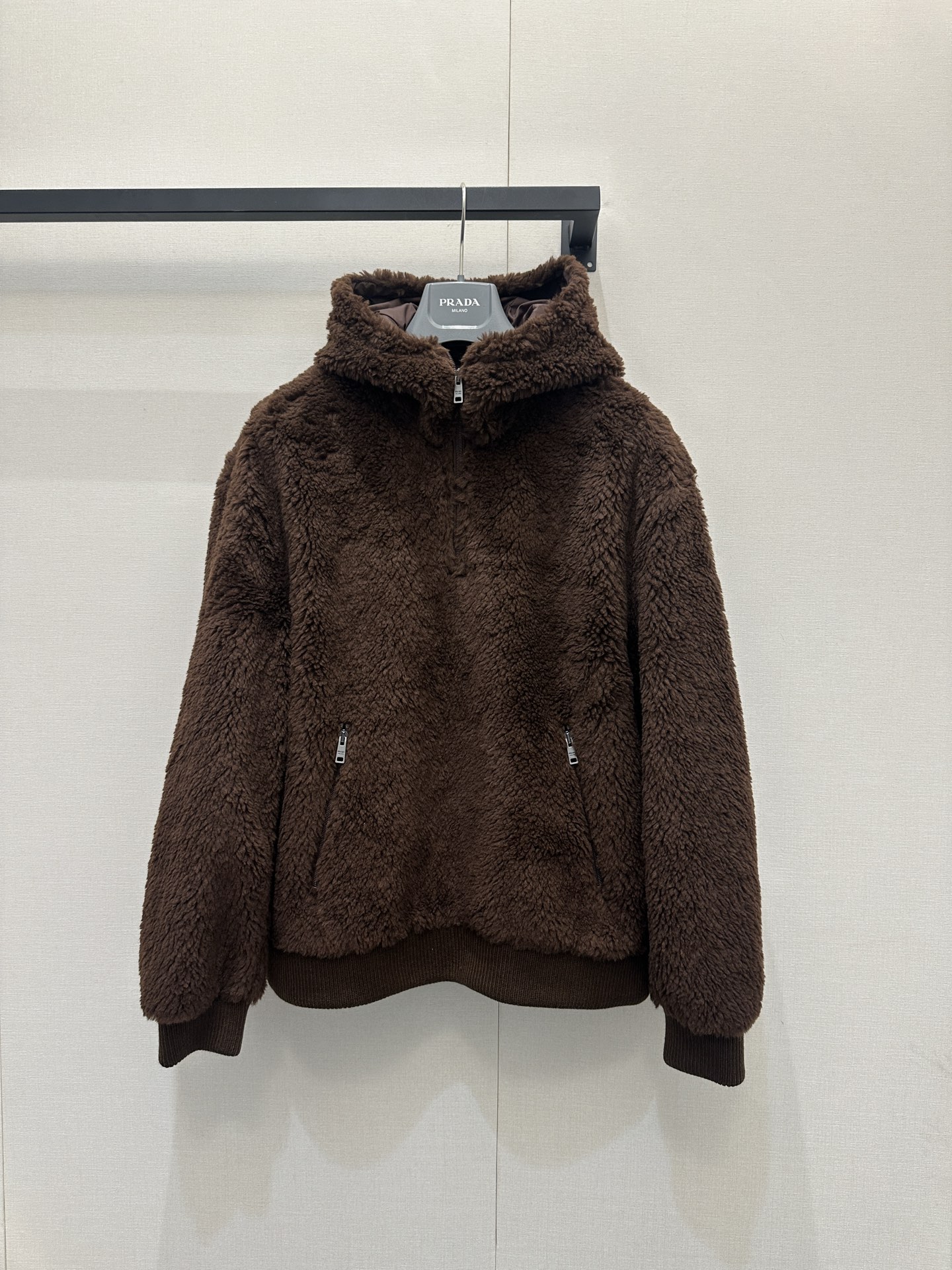 프라다(PRADA) 시어링 후드 집업 재킷 상의 의류