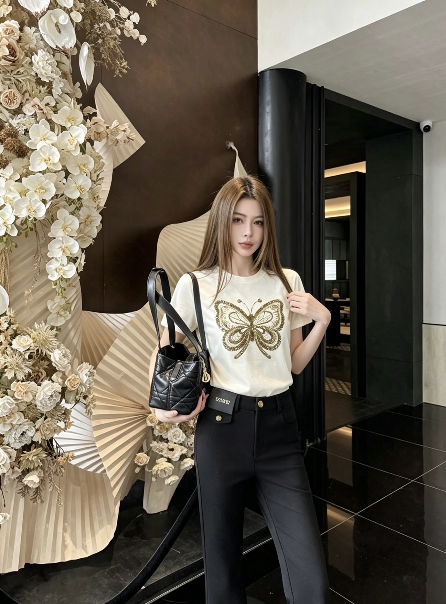 [Valentino] 발렌티노 26SS 시퀸 비드 나비 로고 반팔 티셔츠 의류