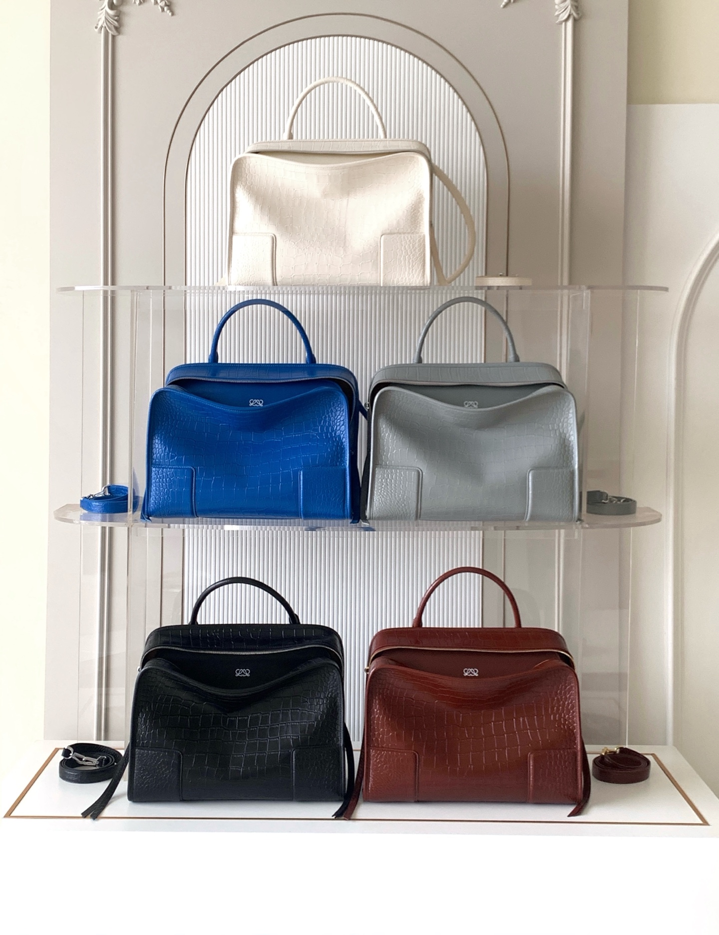 Loewe 로에베 아마조나(Amazona) 180 라지 핸드백 (그레이/크로커다일 패턴) 가방