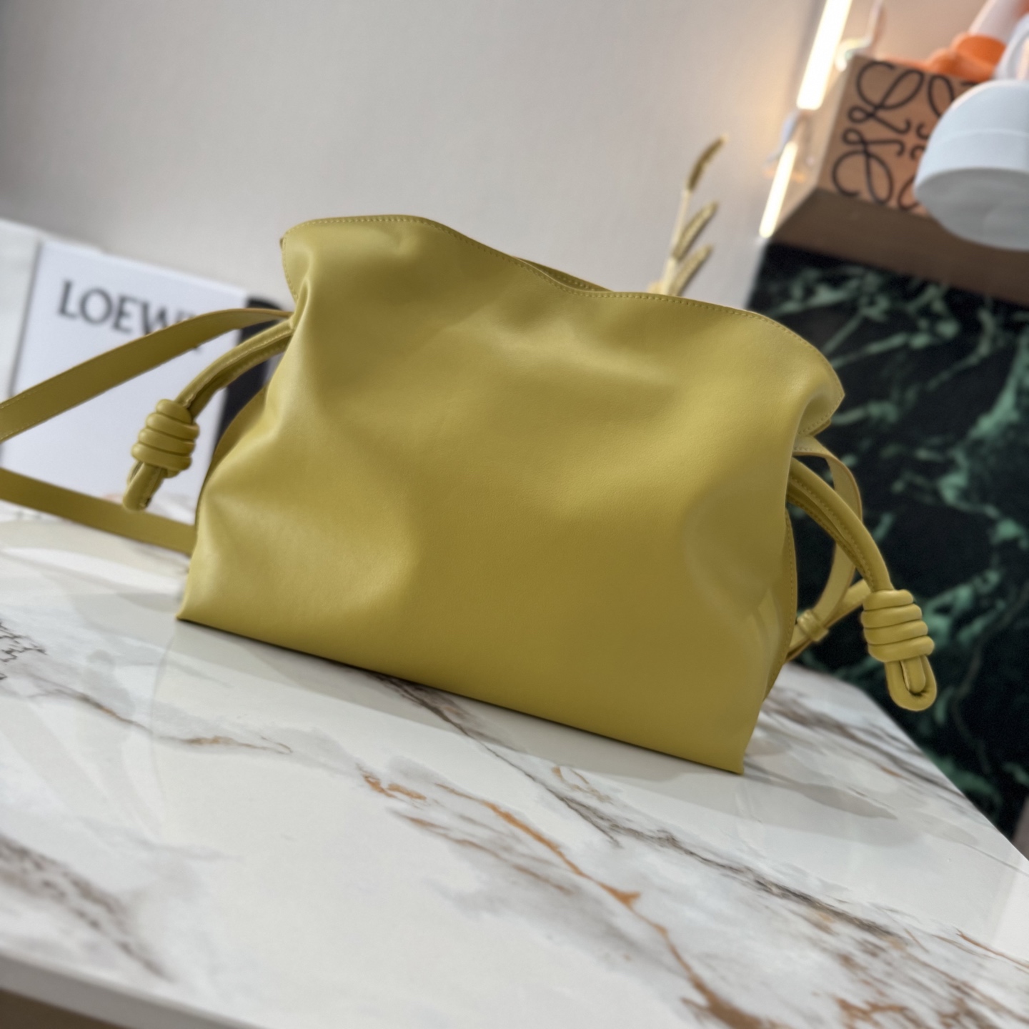 LOEWE 로에베 Flamenco 플라멩코 나파 카프스킨 숄더/클러치백 (미디엄) 가방 / 262386