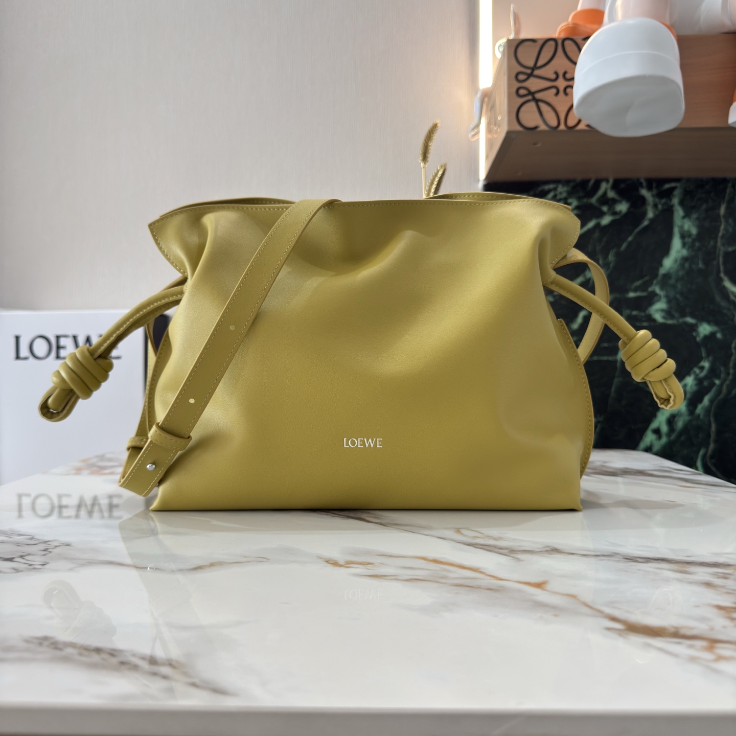 LOEWE 로에베 Flamenco 플라멩코 나파 카프스킨 숄더/클러치백 (미디엄) 가방 / 262386