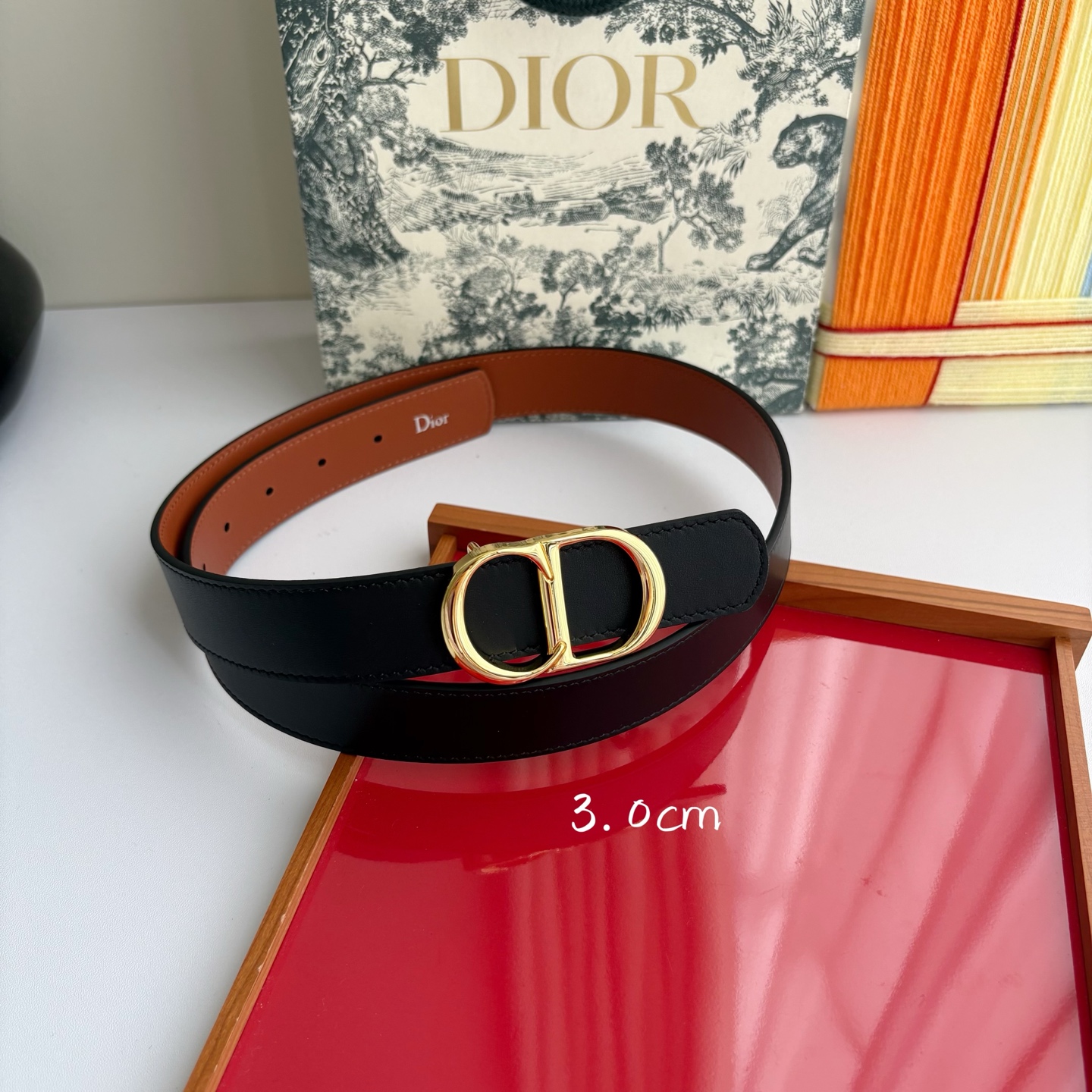 디올(DIOR) 리버서블 카프스킨 메탈 버클 벨트