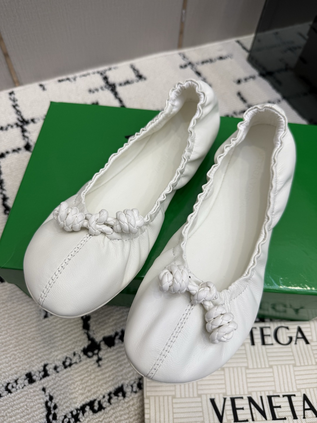 보테가 베네타(BOTTEGA VENETA) 판타스미나 발레리나 플랫 신발