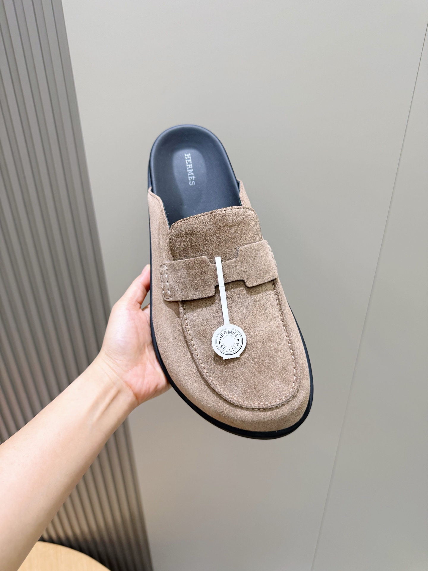 Hermes 에르메스 H 로고 스웨이드 뮬 슬리퍼 신발