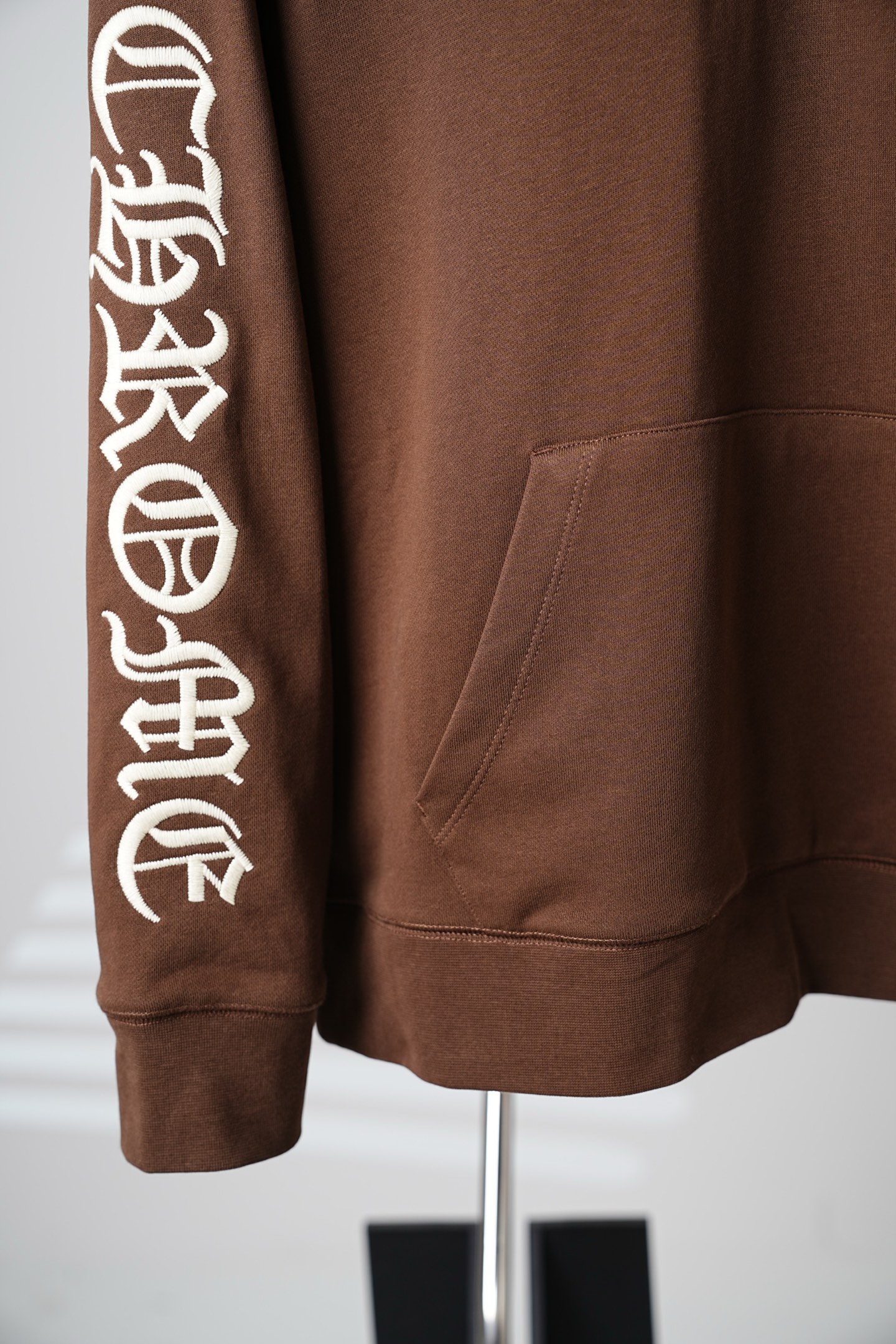 크롬하츠(CHROME HEARTS) 자수 하프집업 맨투맨 상의 의류