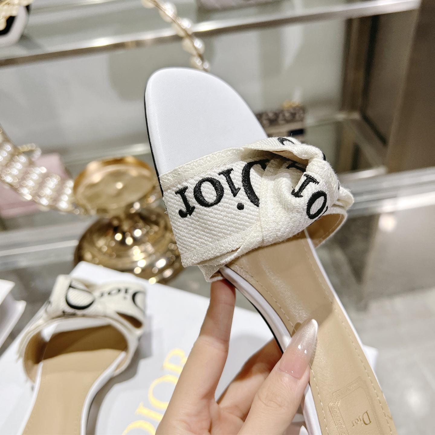 디올(DIOR) 리본 미들힐 슬리퍼 신발