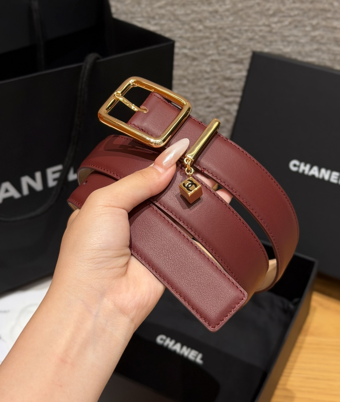 샤넬(CHANEL) 카프스킨 브라스 핀 골드 버클 벨트